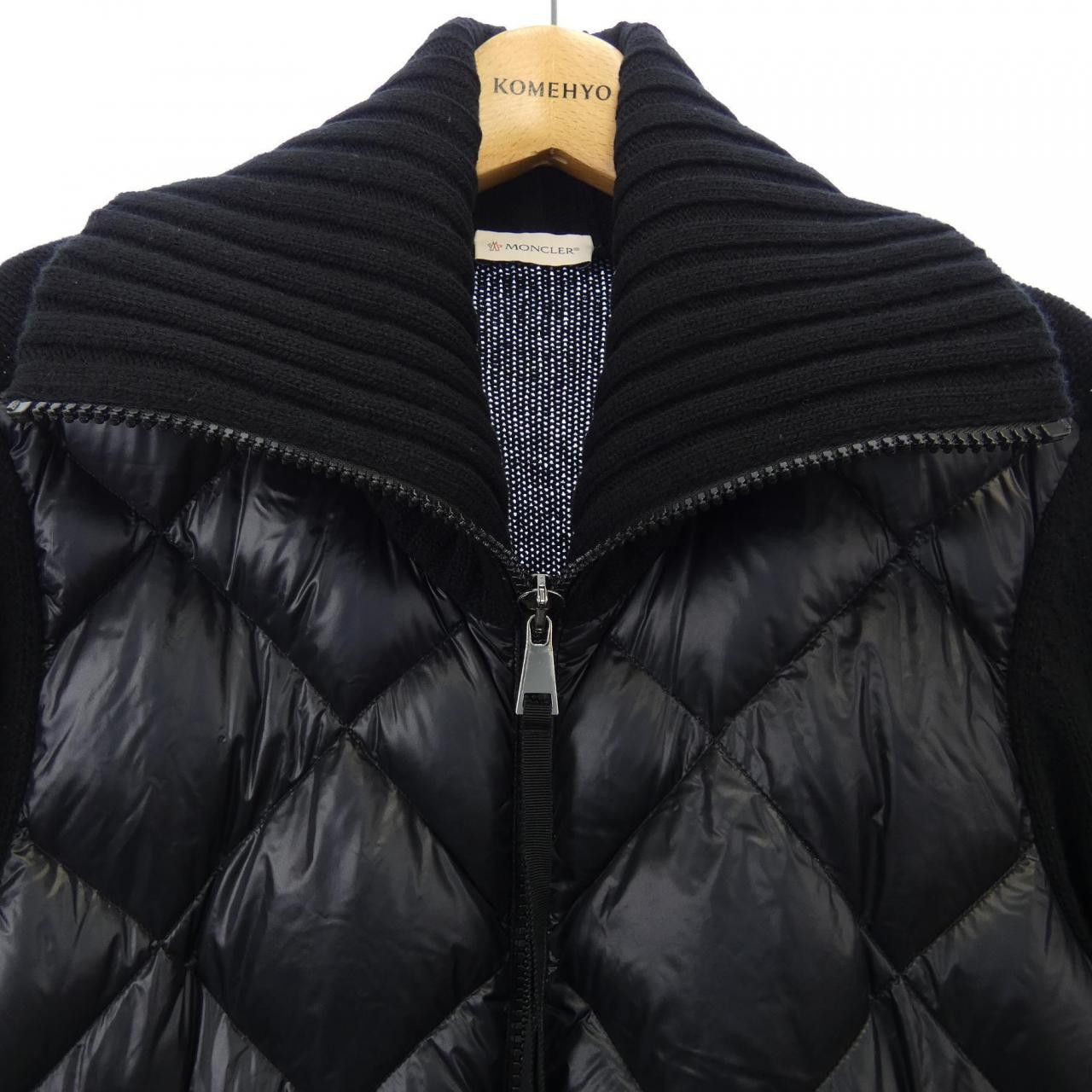 Moncler Moncler Moncler Down Jacket Others Outerwear 20939B51600 DUTY FREE for USA Size ONE SIZE - 6 Thumbnail