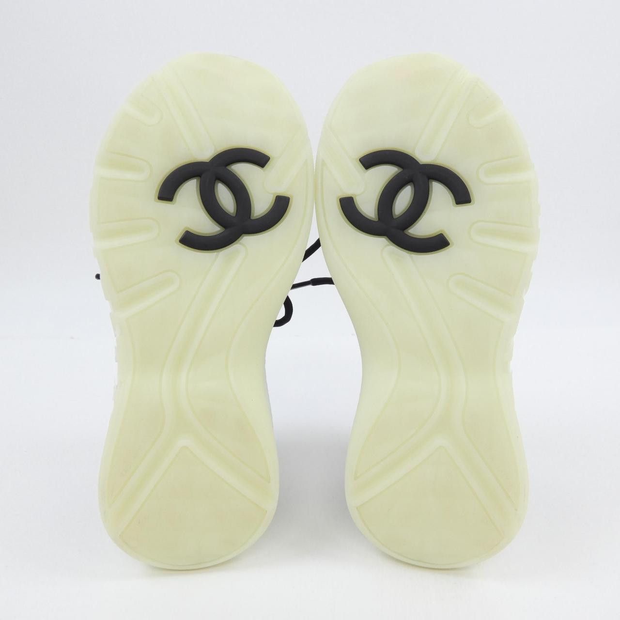 Chanel Chanel Chanel Graphic Logo Nylon Suede Sneakers Suede Shoes G38290Y55488 DUTY FREE for USA Size ONE SIZE - 4 Thumbnail