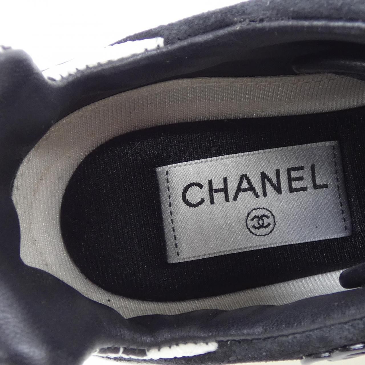 Chanel Chanel Chanel Graphic Logo Nylon Suede Sneakers Suede Shoes G38290Y55488 DUTY FREE for USA Size ONE SIZE - 6 Thumbnail