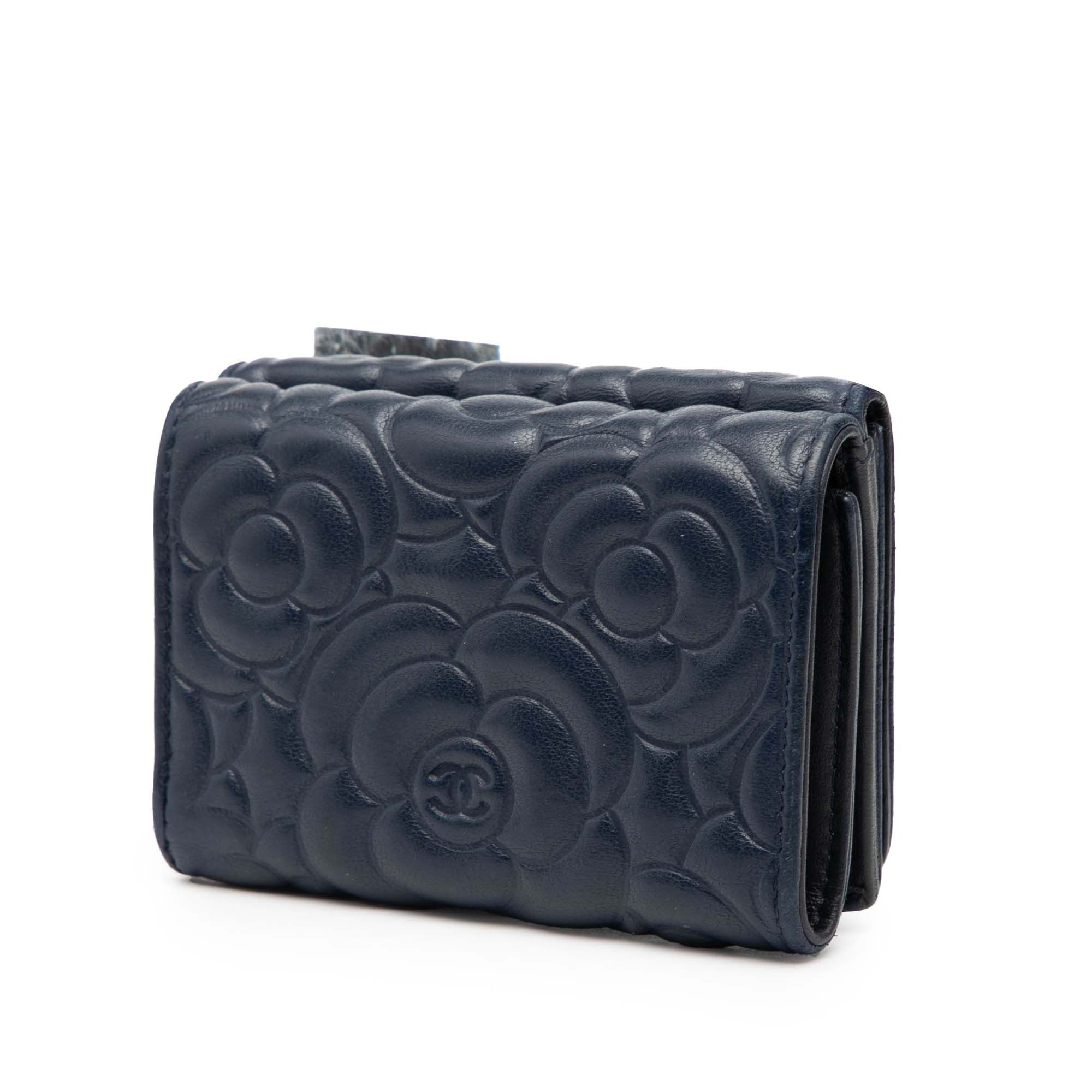 Chanel Chanel CC Embossed Goatskin Camellia Trifold Compact Wallet Size ONE SIZE - 2 Thumbnail