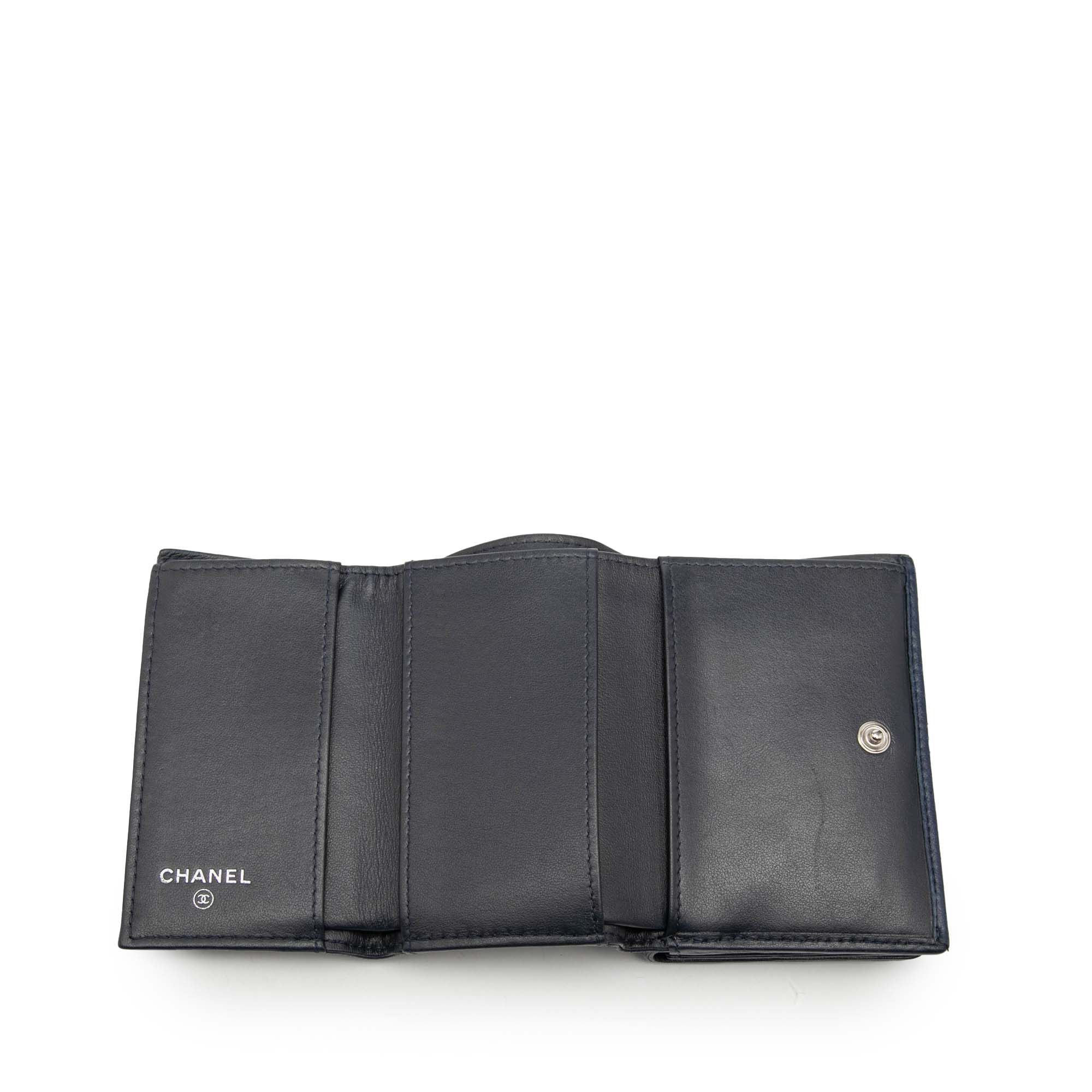 Chanel Chanel CC Embossed Goatskin Camellia Trifold Compact Wallet Size ONE SIZE - 6 Thumbnail