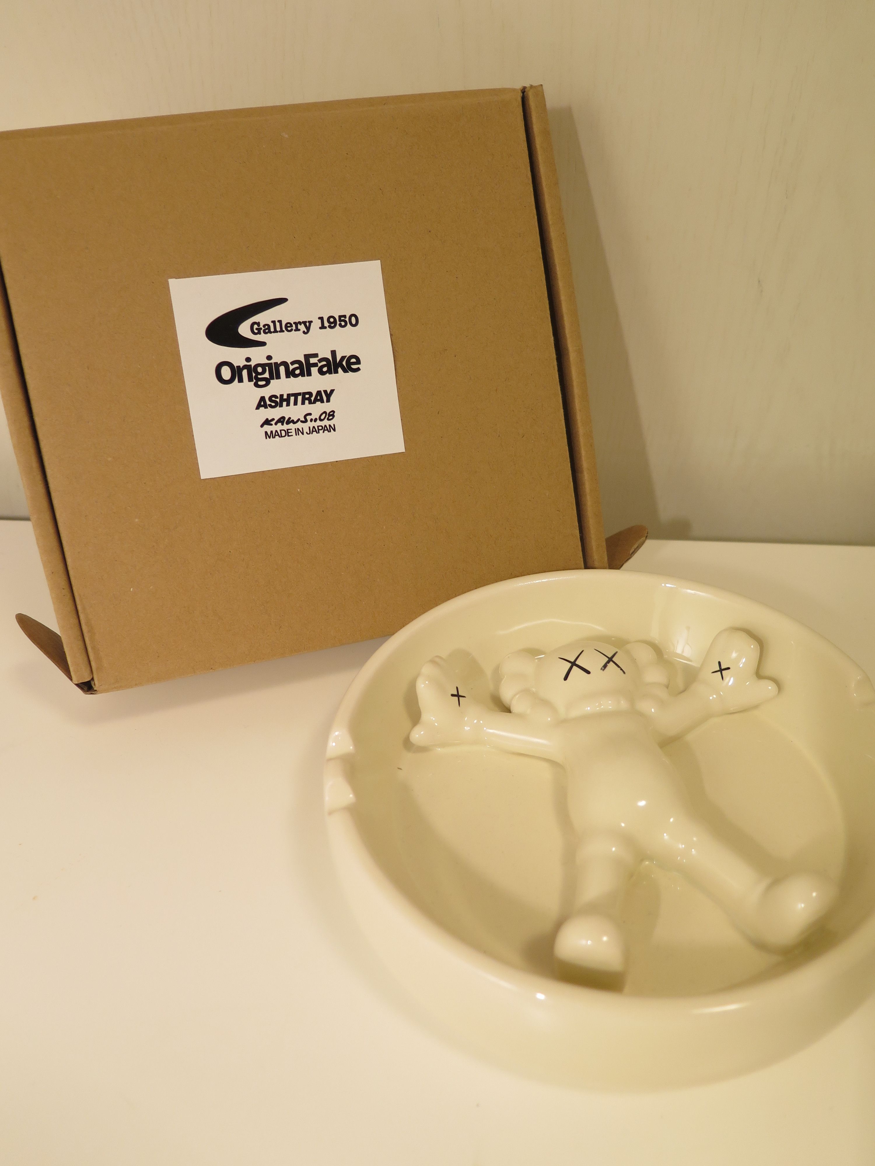 Kaws Original fake ashtray | Grailed