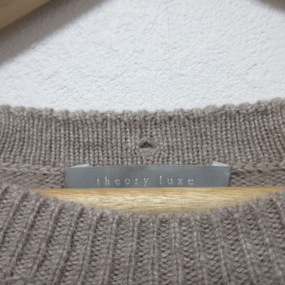 Theory Theory theory luxe Cashmere Crew Neck Knit Others Tops DUTY FREE for USA Size ONE SIZE - 11 Thumbnail