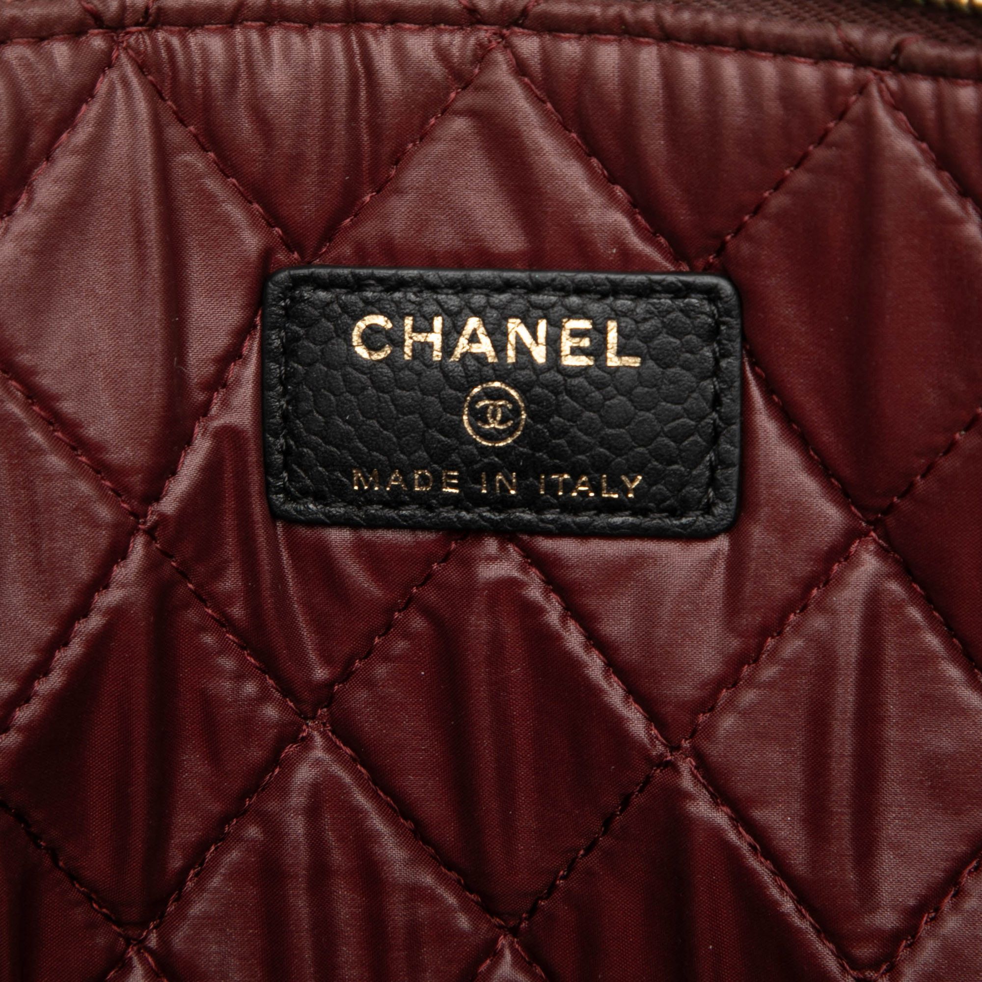 Chanel Chanel Large Quilted Caviar O Case Clutch Size ONE SIZE - 5 Thumbnail