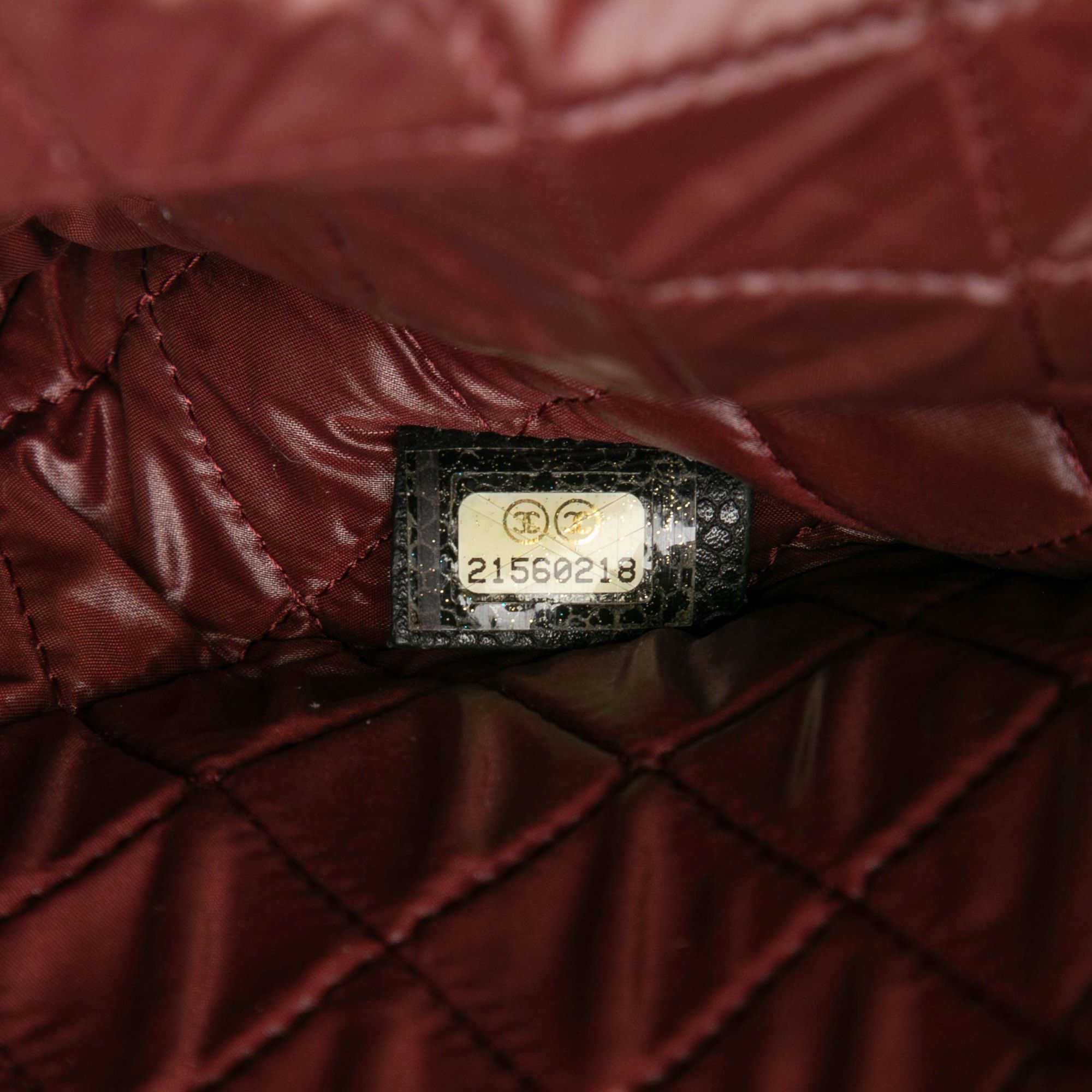 Chanel Chanel Large Quilted Caviar O Case Clutch Size ONE SIZE - 6 Thumbnail