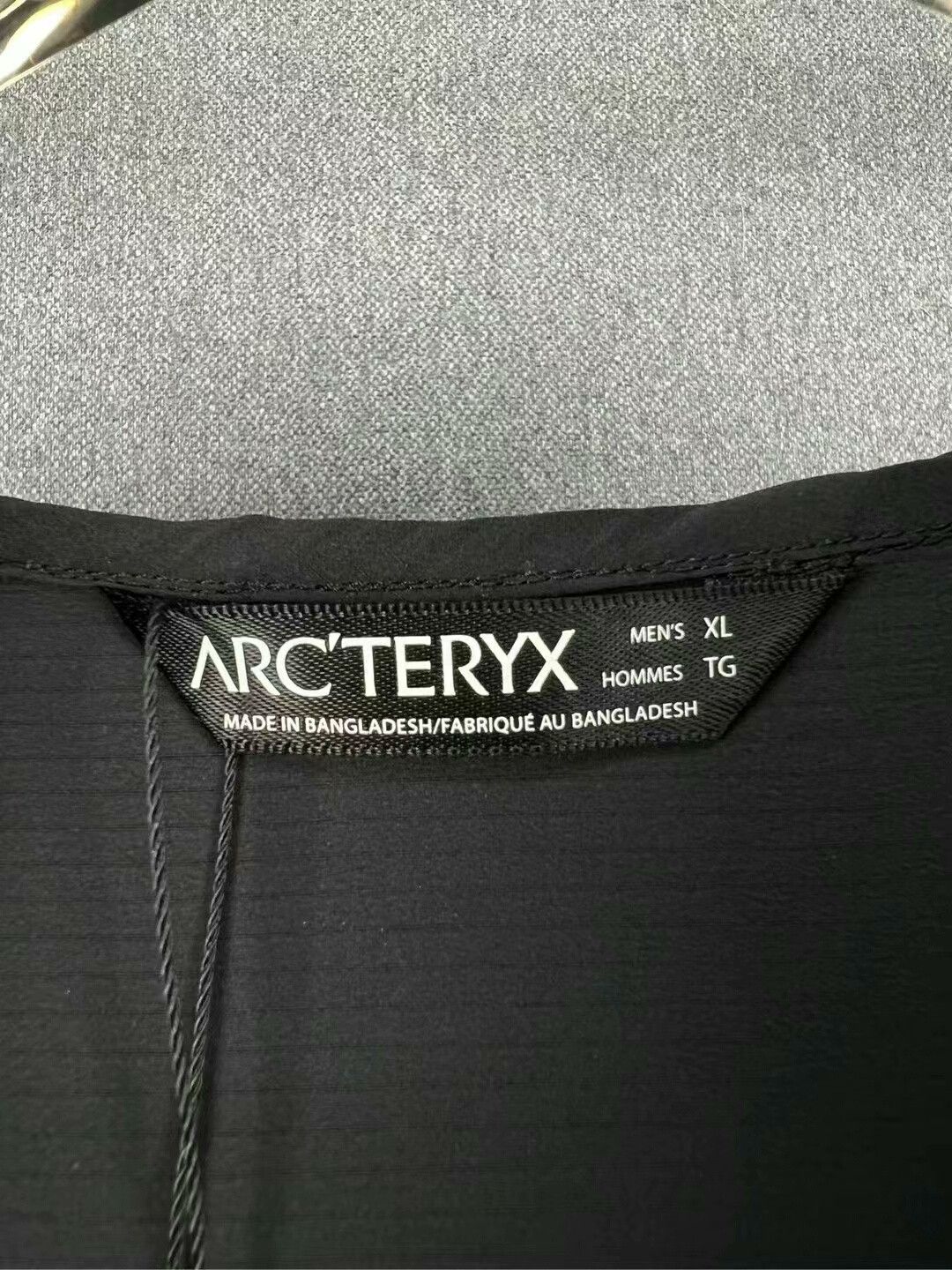 Arc'teryx arcteryx squamish hooded jacket in black Size US XL / EU 56 / 4 - 4 Thumbnail