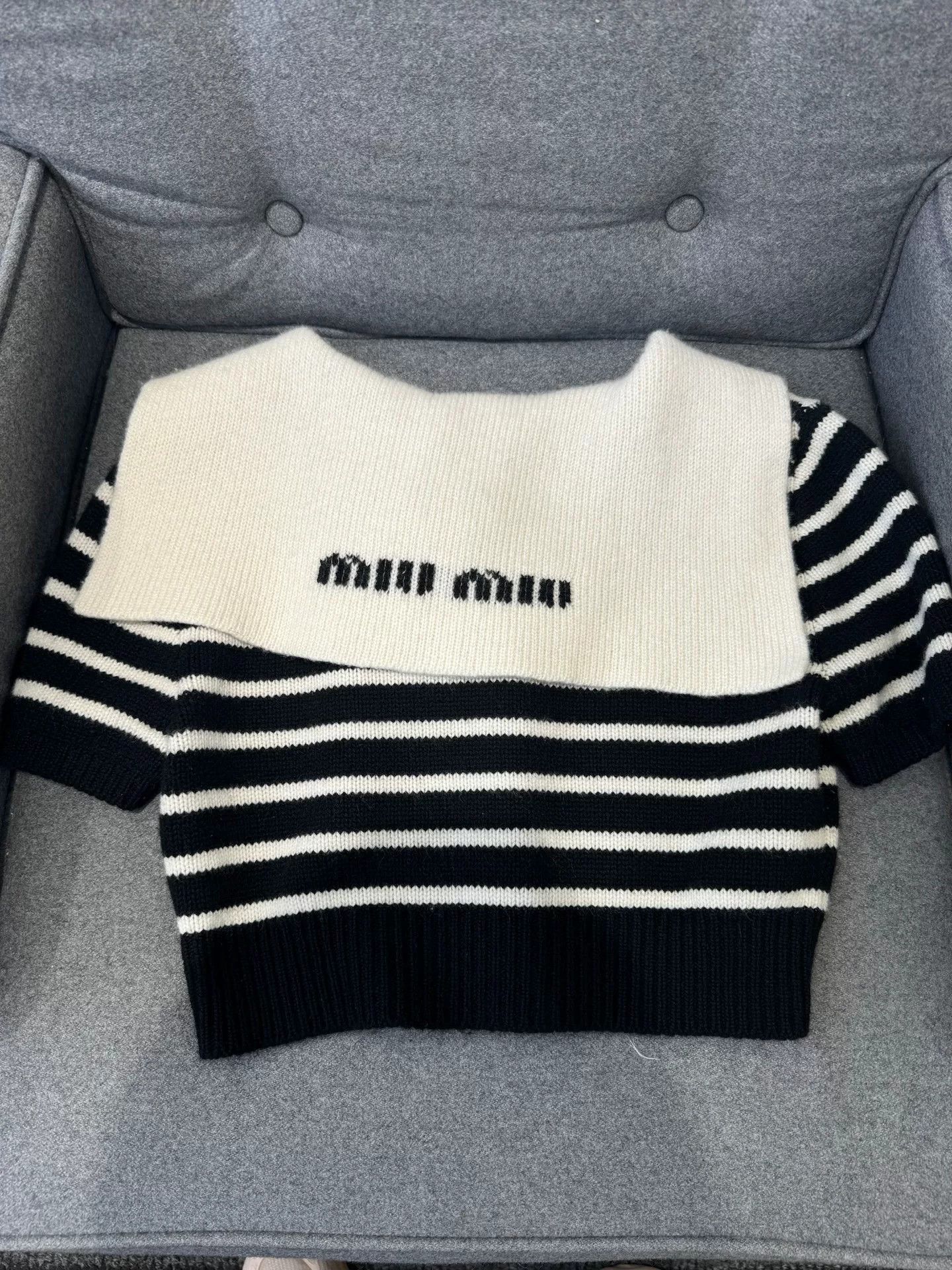 Miu Miu Miu Miu Navy Short Sleeve Top Size M / US 6-8 / IT 42-44 - 2 Thumbnail
