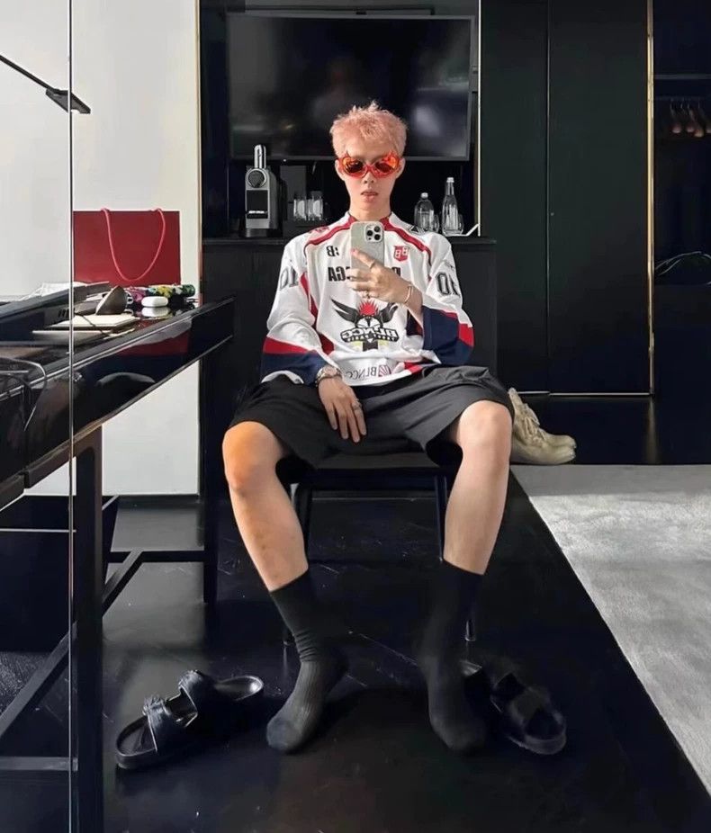 Balenciaga Balenciaga Red White Hockey Jersey Size US XS / EU 42 / 0 - 5 Thumbnail