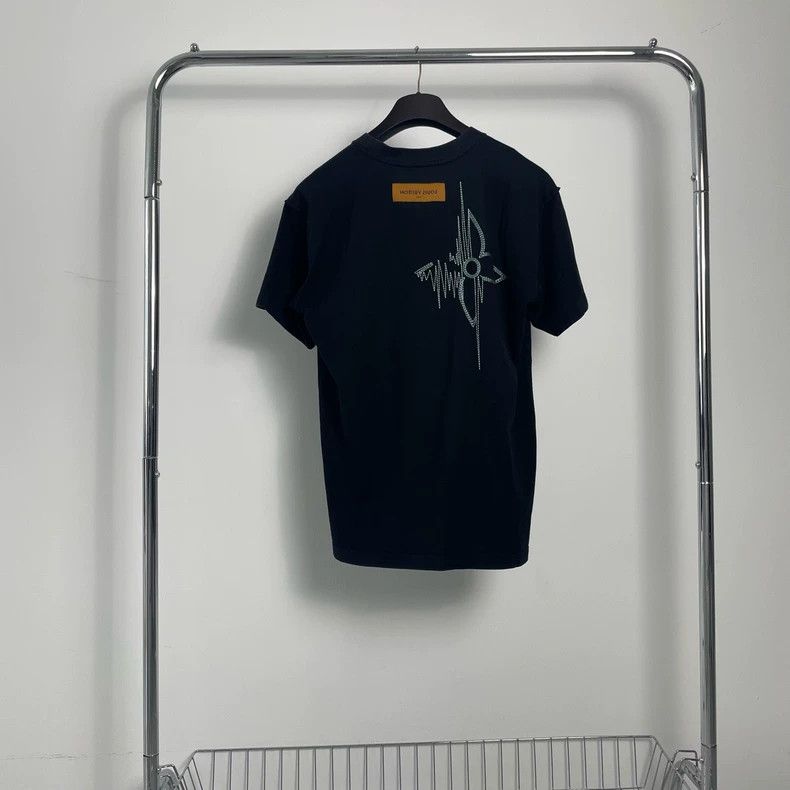 Louis Vuitton Louis Vuitton Short Sleeve Graphic Tee Size US S / EU 44-46 / 1 - 2 Thumbnail