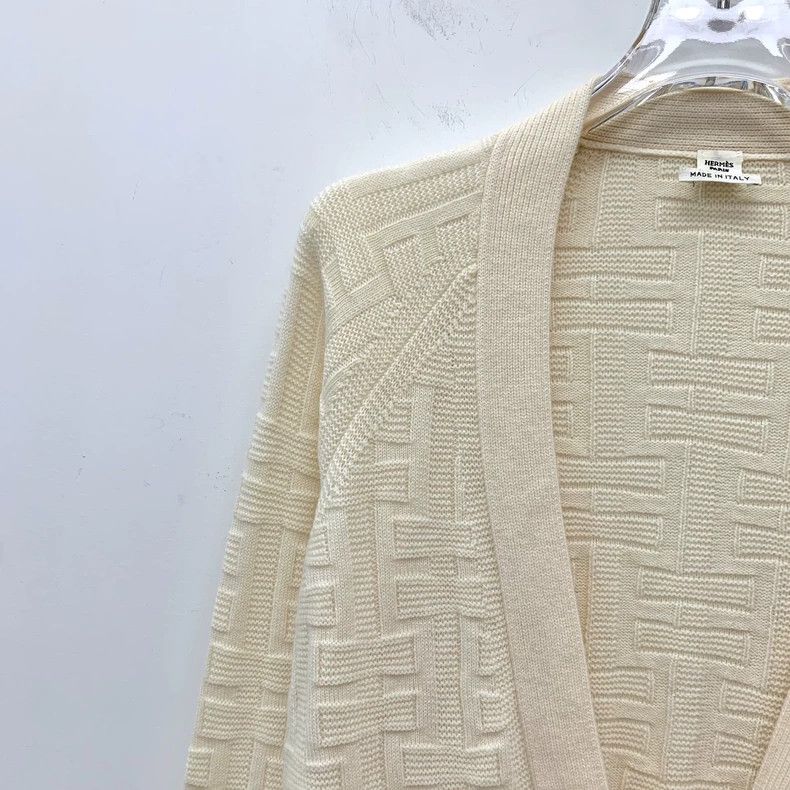 Hermes Hermes Beige Knit V-Neck Cardigan Size US XXS / EU 40 - 3 Thumbnail
