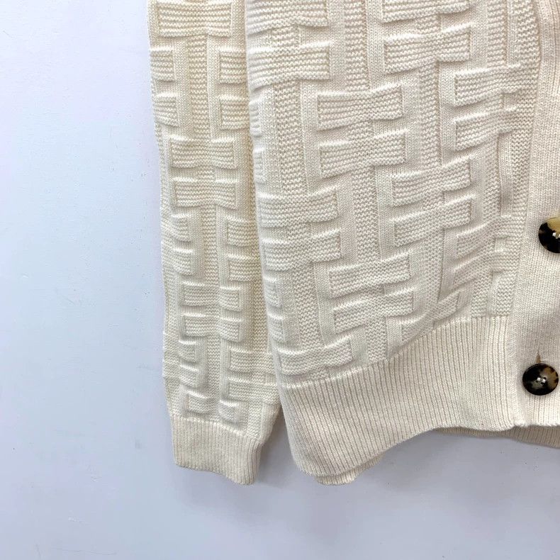 Hermes Hermes Beige Knit V-Neck Cardigan Size US XXS / EU 40 - 4 Thumbnail