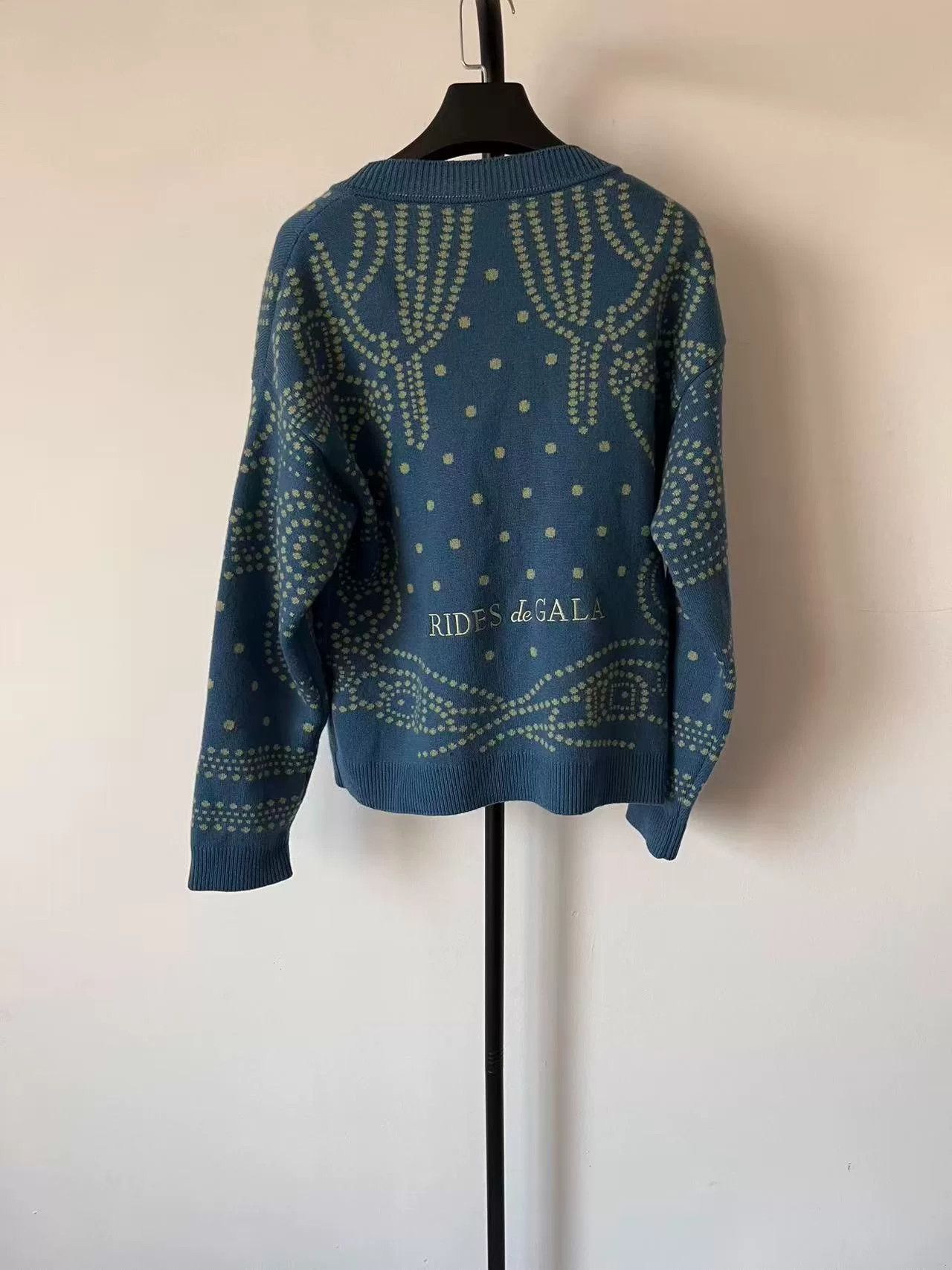 Hermes Hermes Deep V-Neck Button Cashmere Cardigan Size US S / EU 44-46 / 1 - 2 Thumbnail