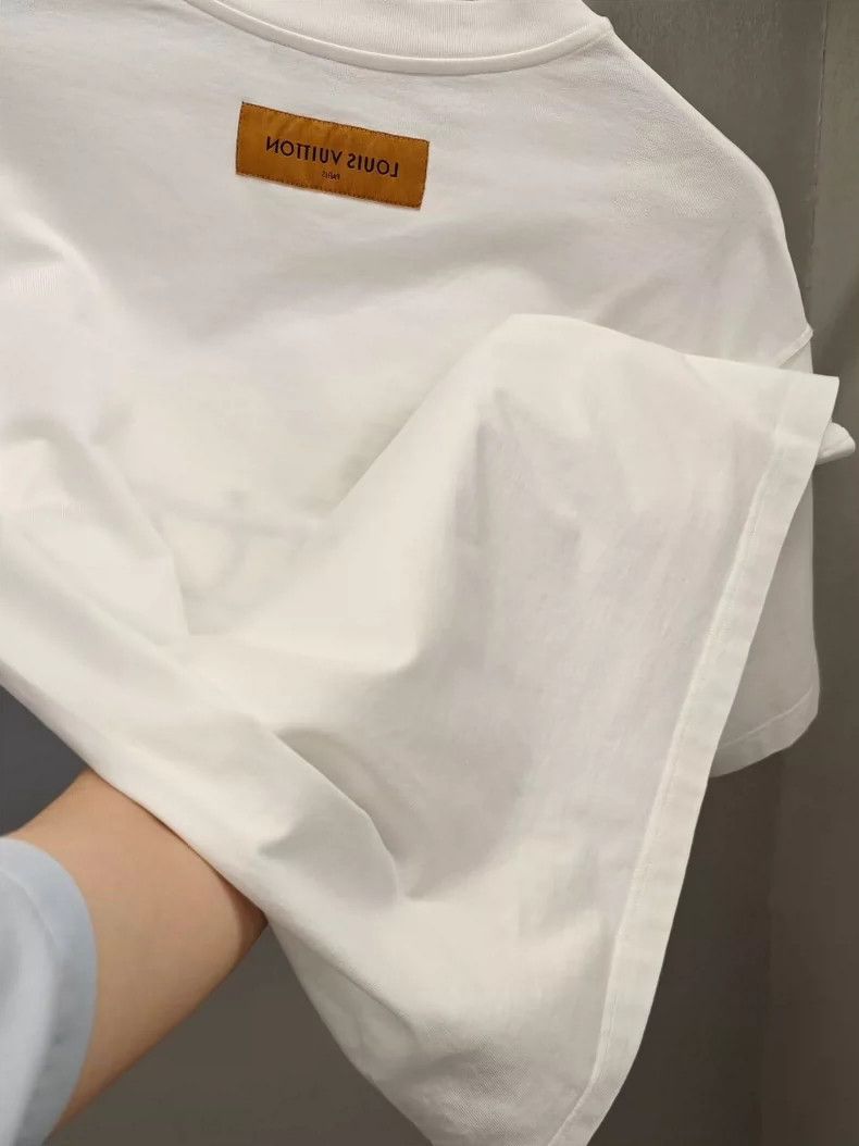 Louis Vuitton LV Embroidered Logo White Short Sleeve T-Shirt Size US L / EU 52-54 / 3 - 6 Thumbnail