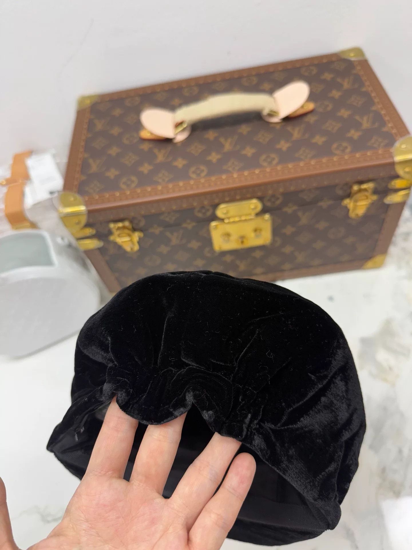 Chanel Chanel Black Velvet Baseball Cap M Size ONE SIZE - 2 Thumbnail