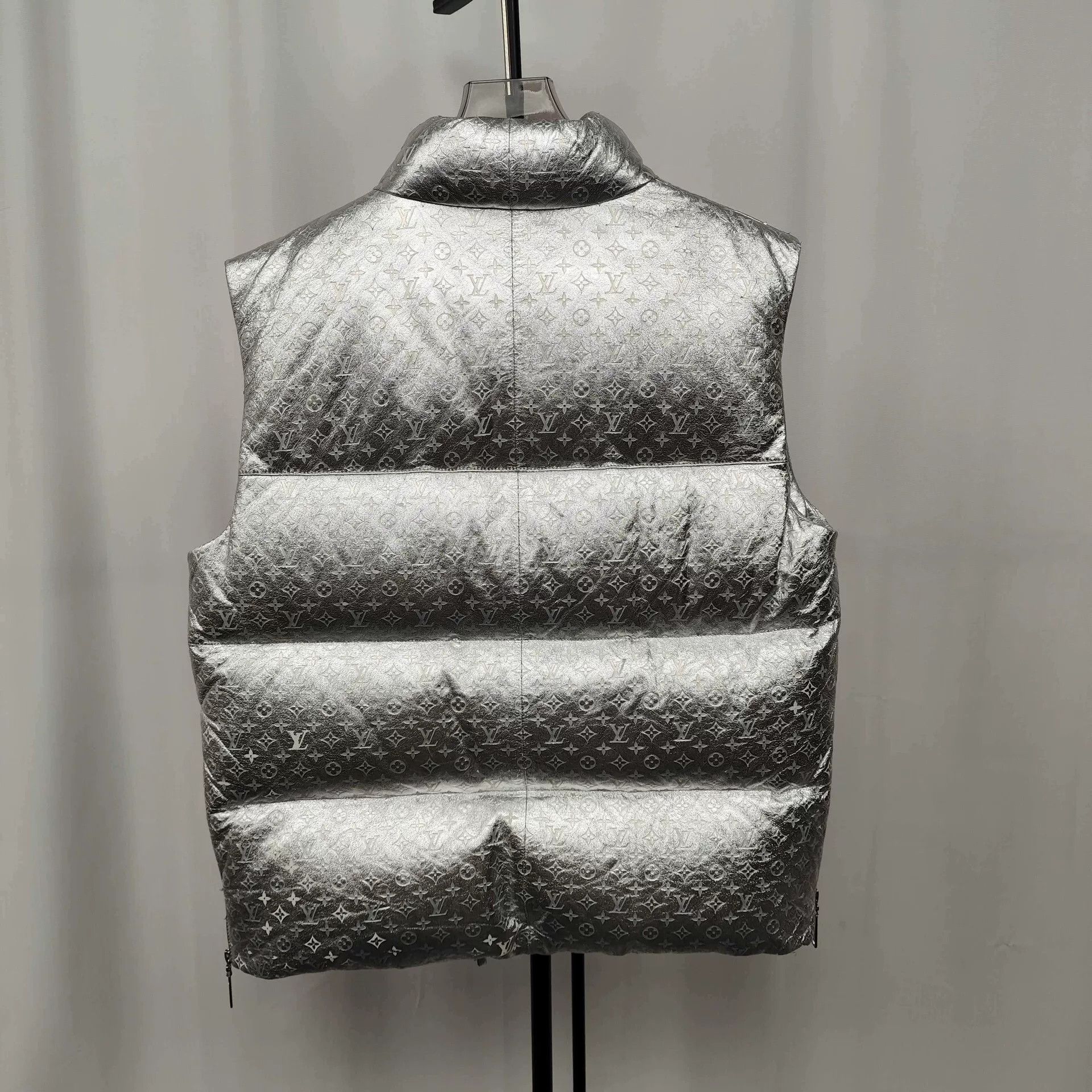 Louis Vuitton Louis Vuitton Silver Down Vest Size 36 Size US XS / EU 42 / 0 - 2 Thumbnail