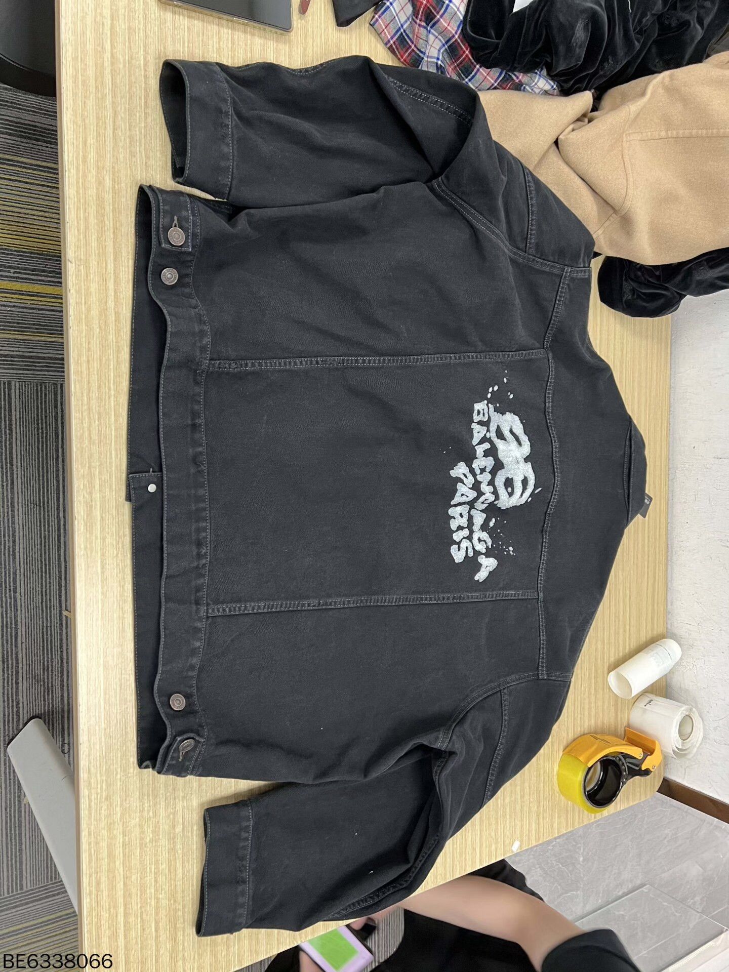 Balenciaga Balenciaga Logo Denim Jacket Single Breasted Size US S / EU 44-46 / 1 - 2 Thumbnail