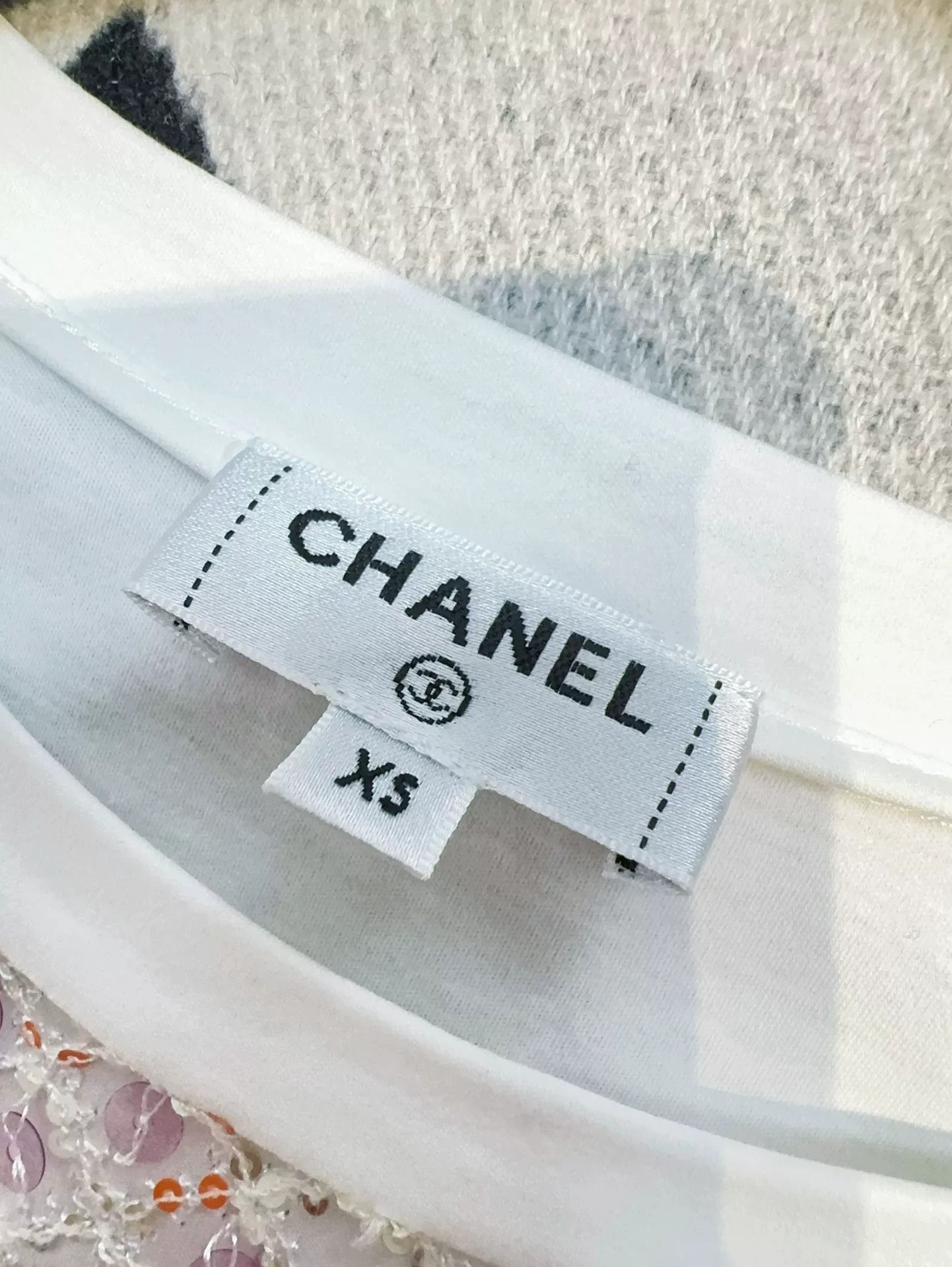 Chanel Chanel Colorful Embroidered T-Shirt Size US XS / EU 42 / 0 - 6 Thumbnail