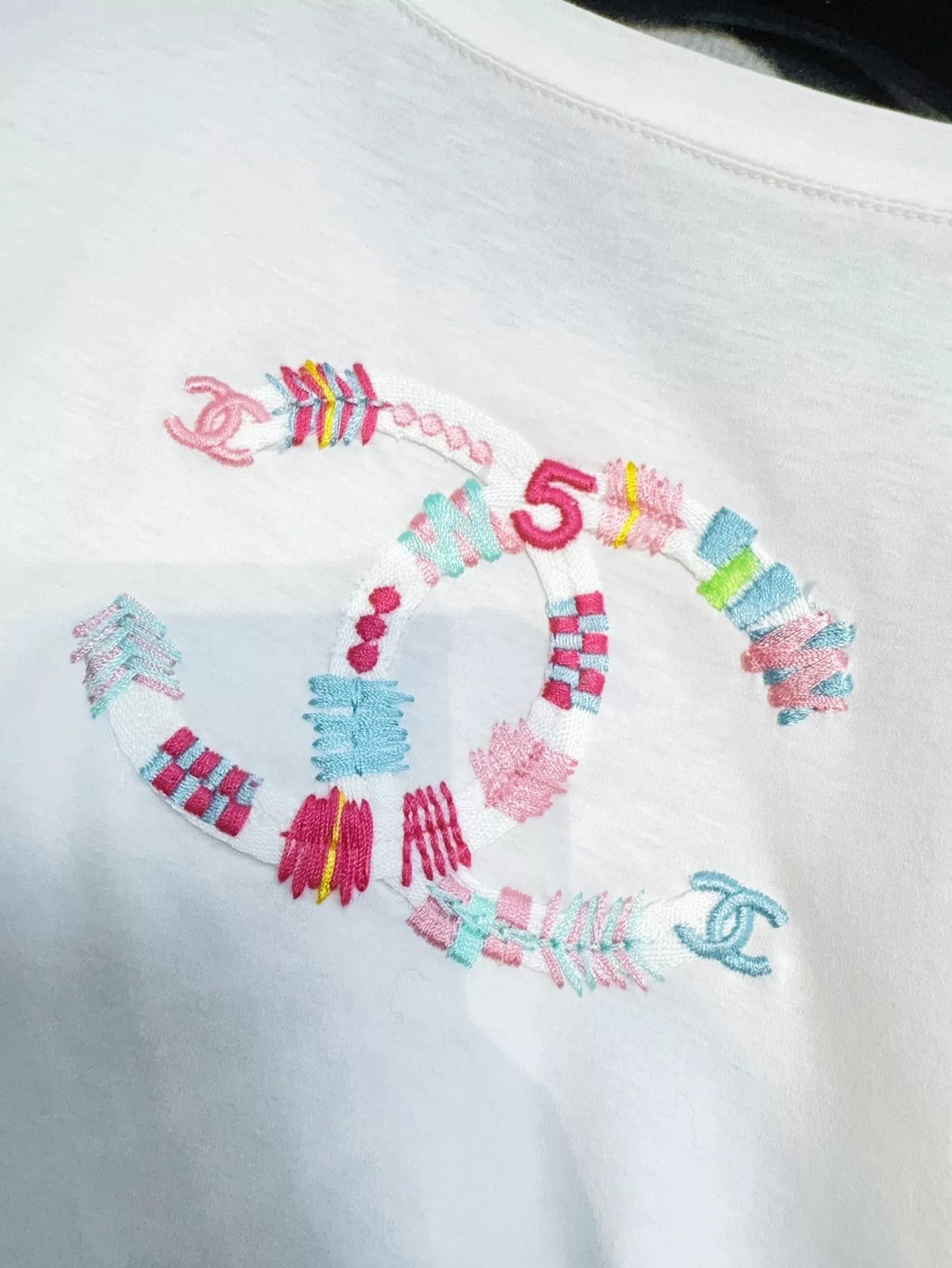 Chanel Chanel Colorful Embroidered T-Shirt Size US XS / EU 42 / 0 - 5 Thumbnail