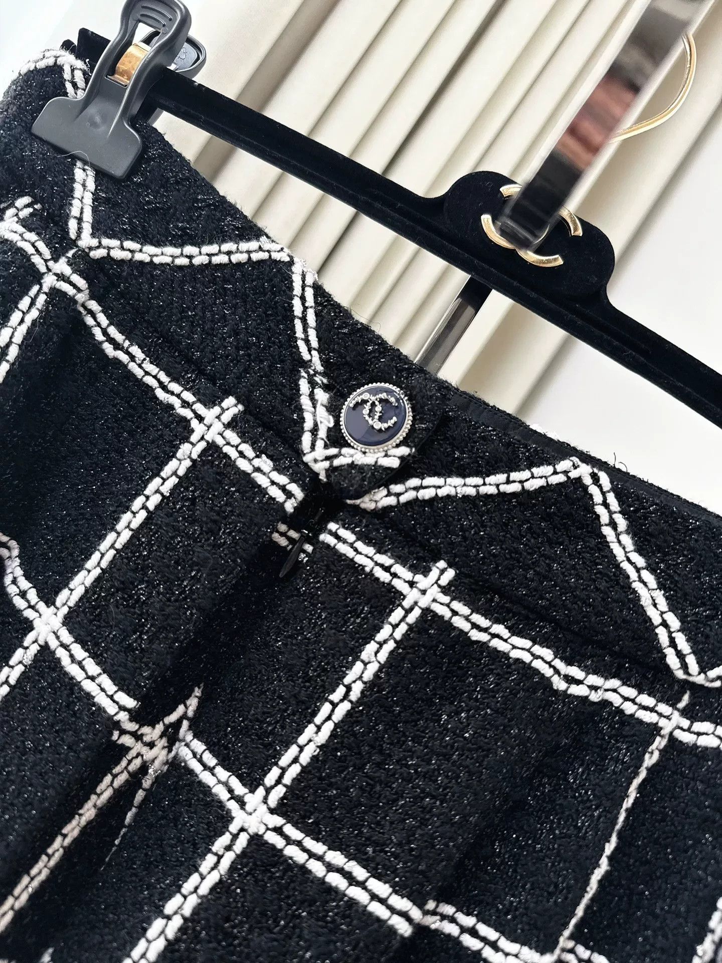 Chanel black and white checkered midi skirt Size US 38 / EU 54 - 4 Thumbnail