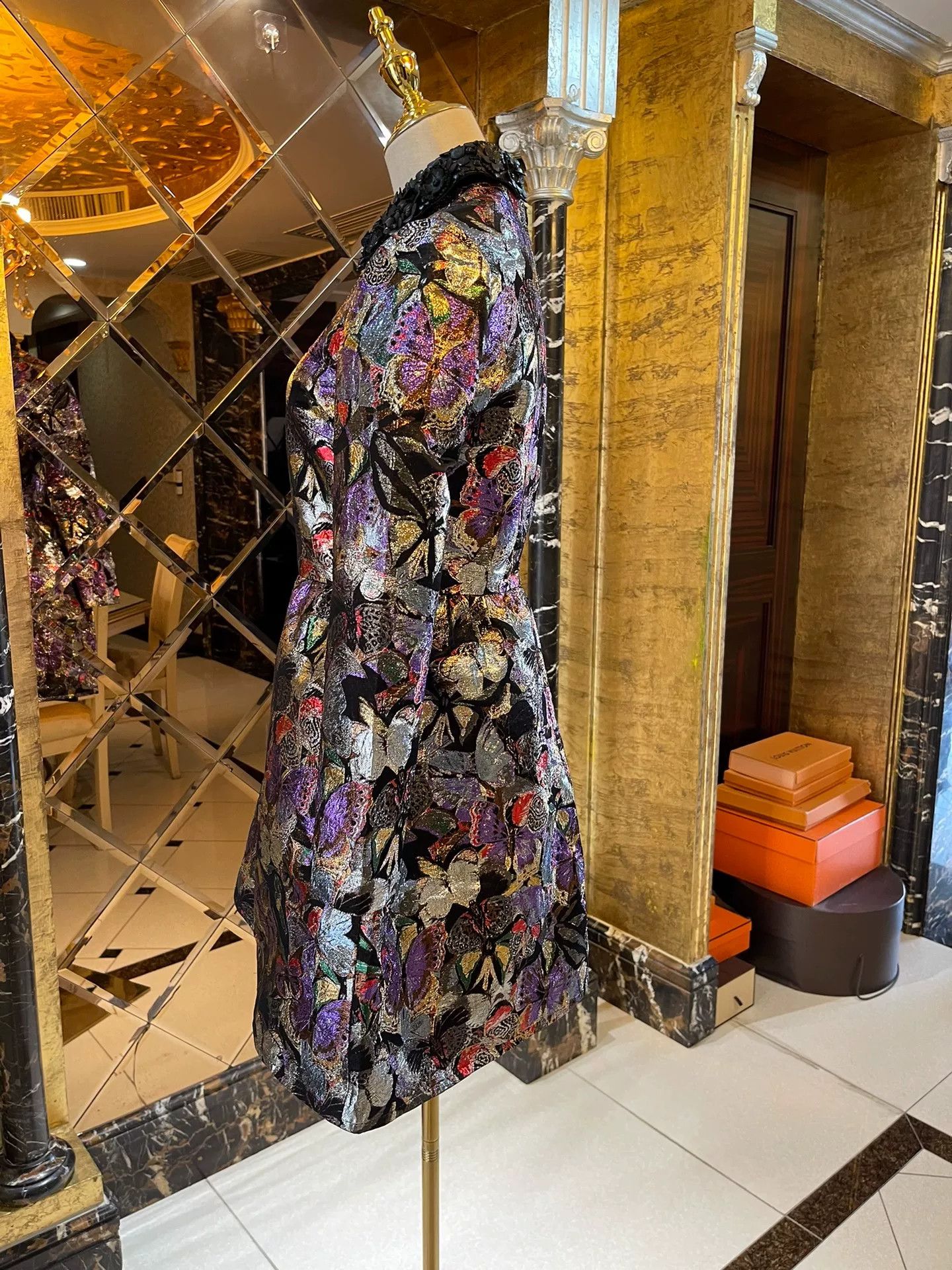 Valentino Valentino Gold Butterfly Embroidered Dress Size US 38 / EU 54 - 5 Thumbnail