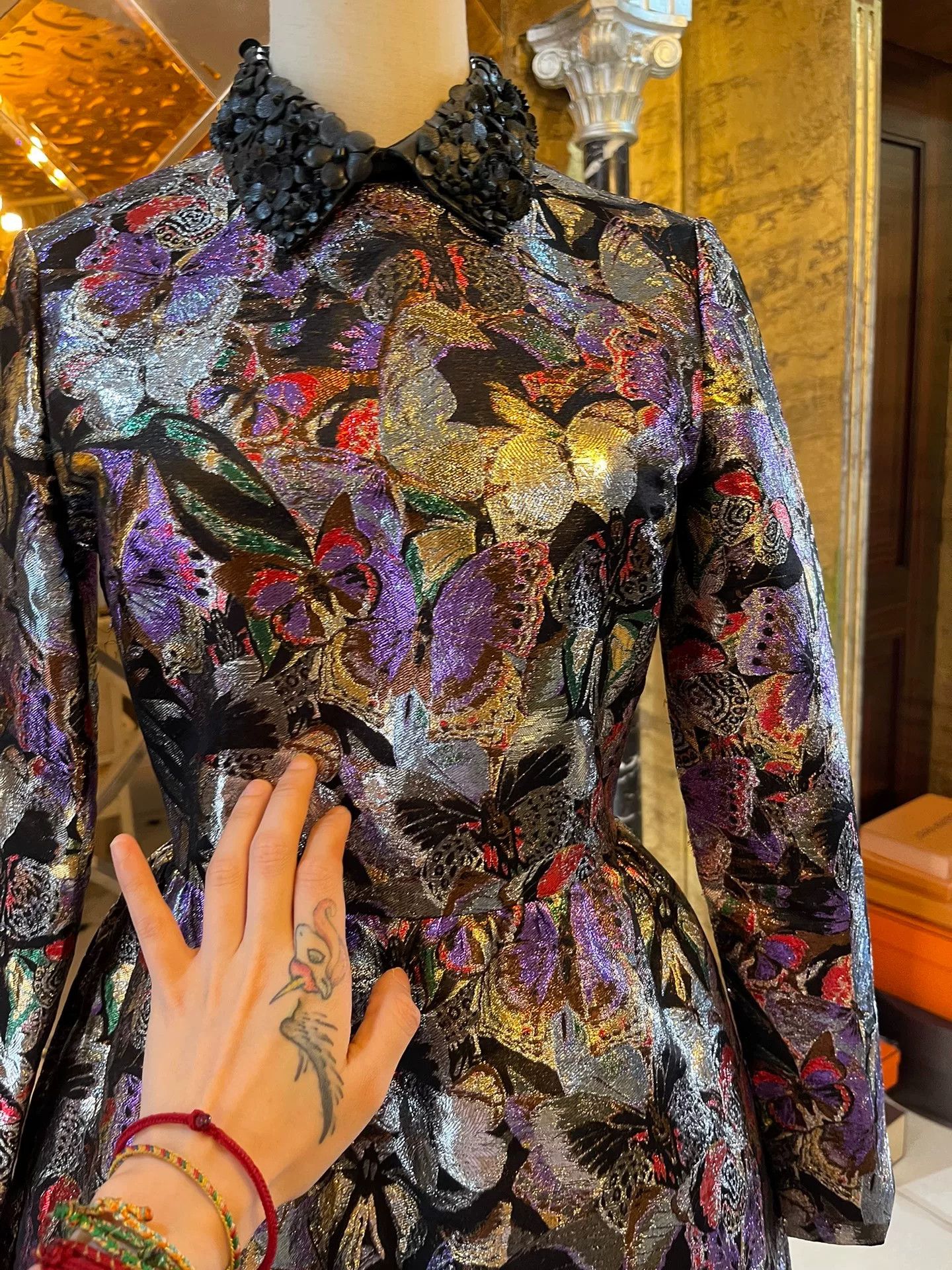Valentino Valentino Gold Butterfly Embroidered Dress Size US 38 / EU 54 - 8 Thumbnail