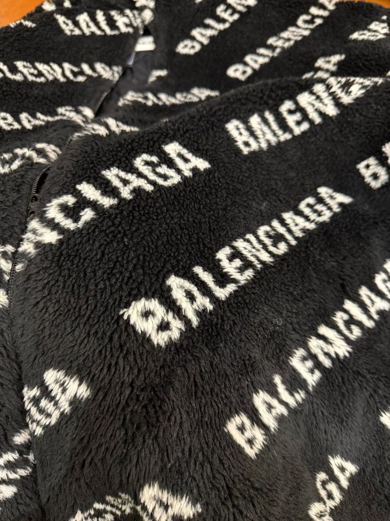 Balenciaga Balenciaga Monogram Teddy Coat Size US S / EU 44-46 / 1 - 3 Thumbnail