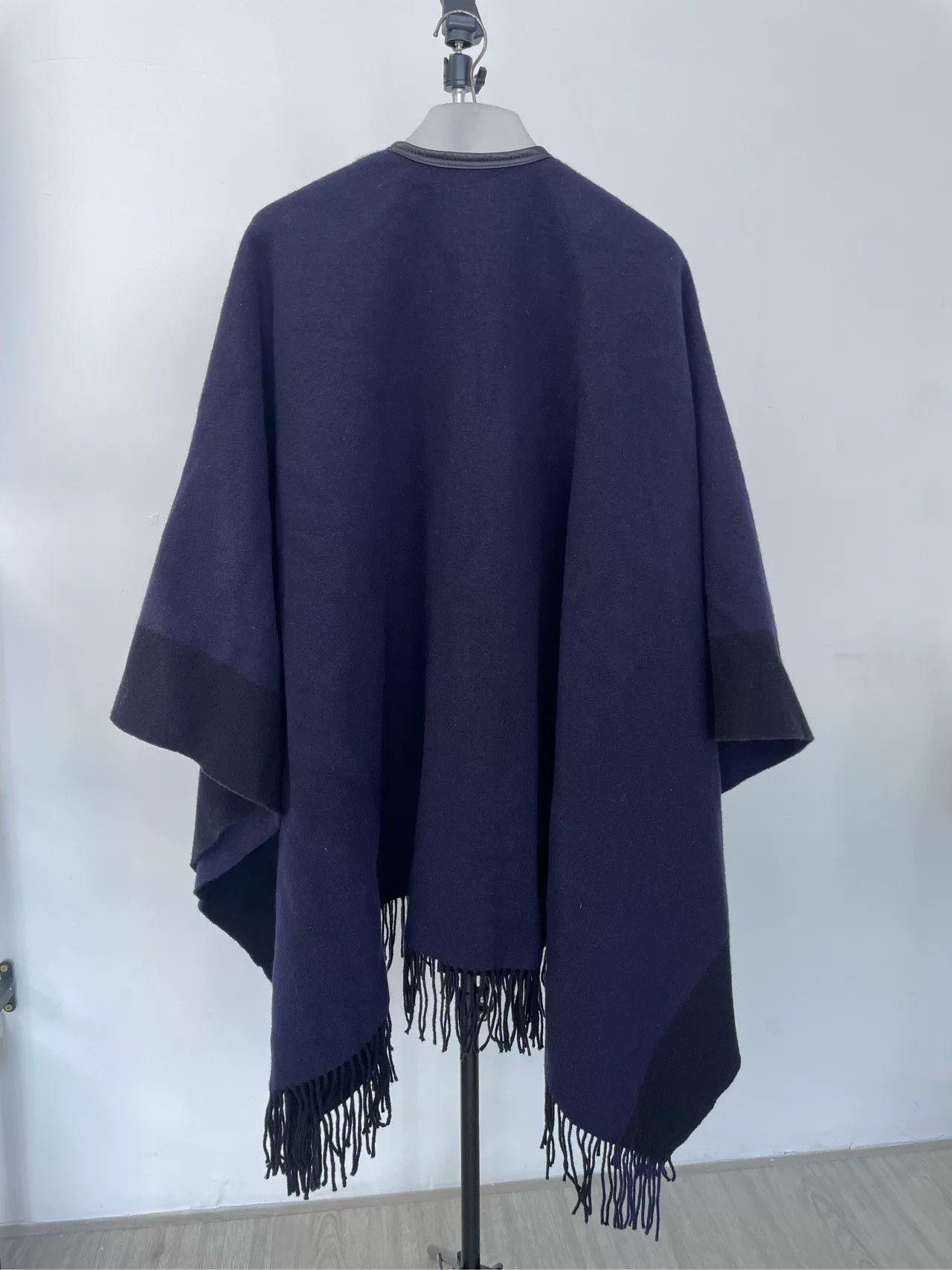 Hermes Hermes Reversible Cashmere Fringe Cape Size US S / EU 44-46 / 1 - 5 Thumbnail