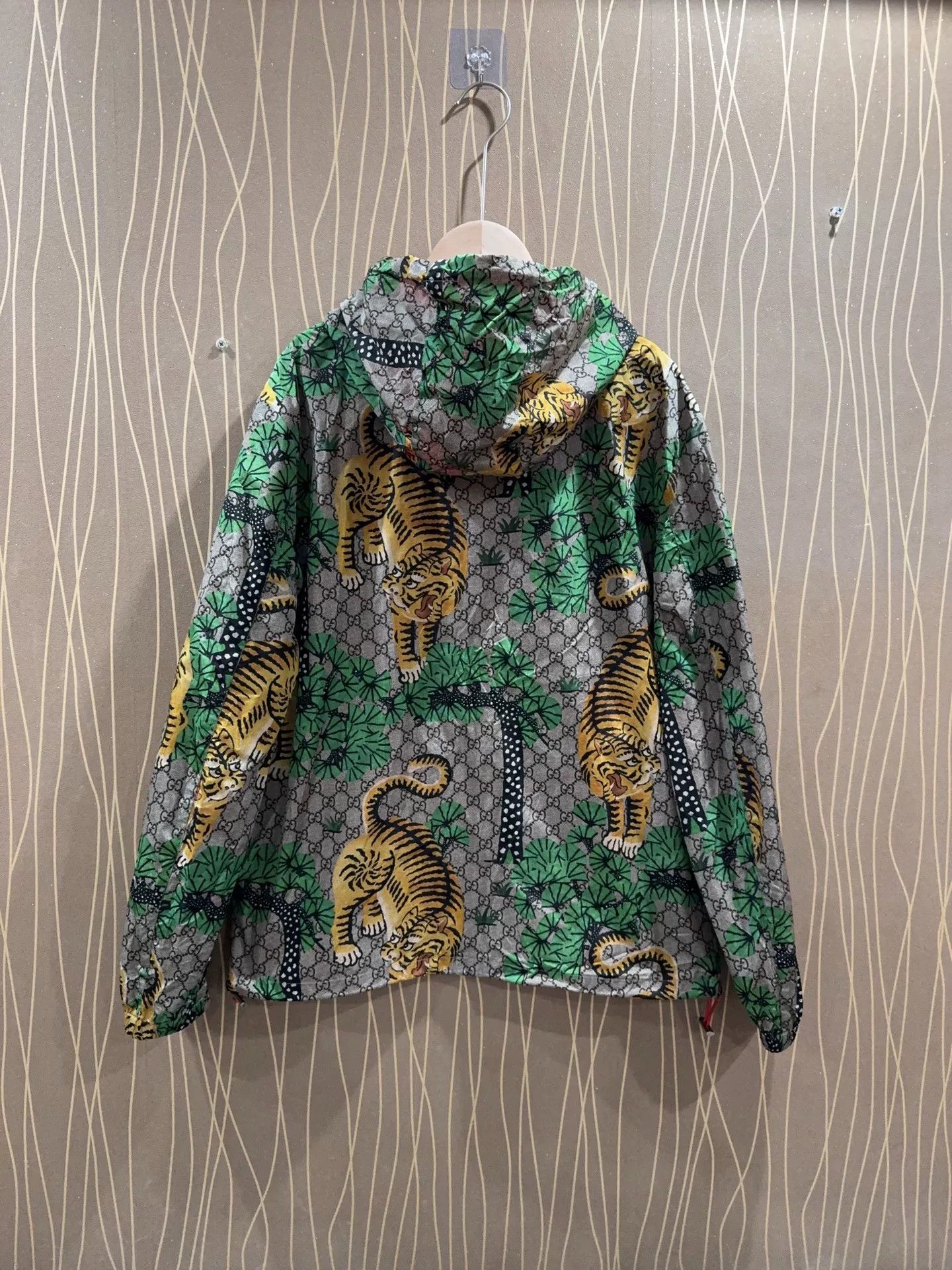 Gucci Gucci Tiger Print Size US L / EU 52-54 / 3 - 2 Thumbnail