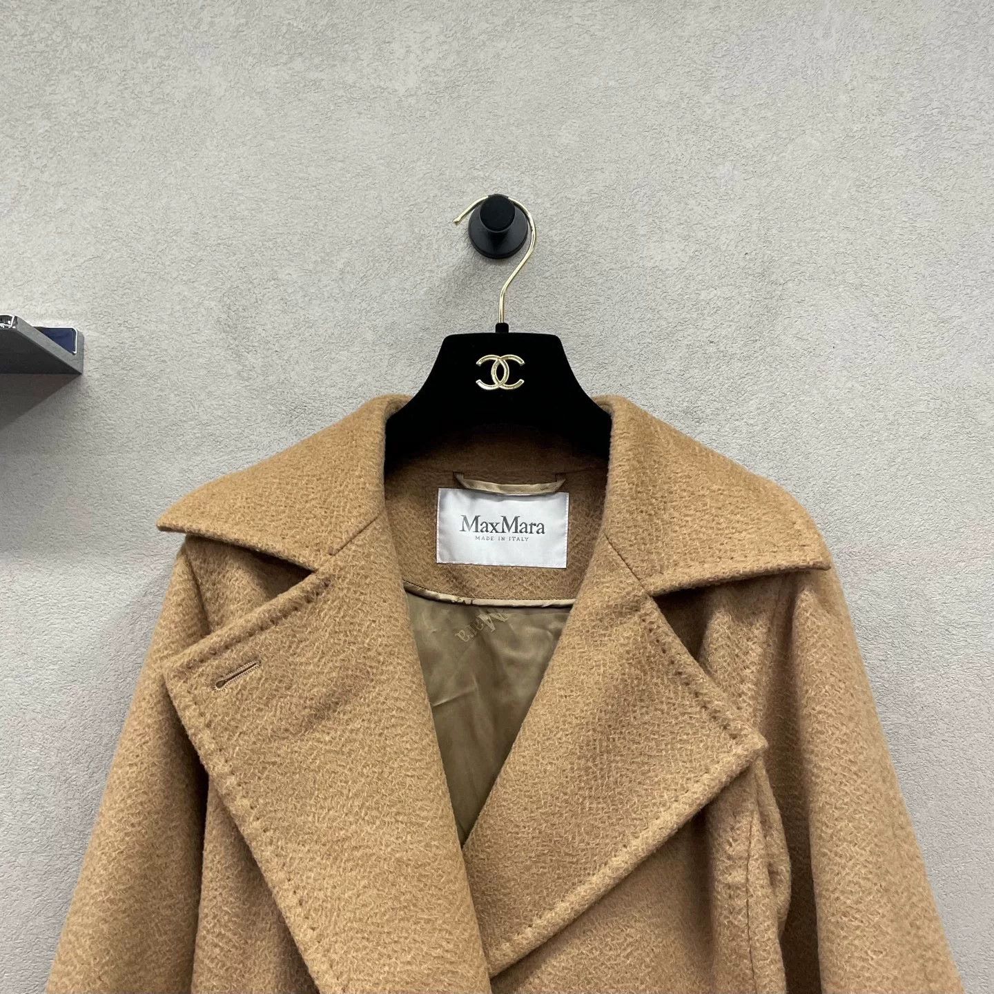 Max Mara beige belted long coat by MaxMara Size US M / EU 48-50 / 2 - 3 Thumbnail