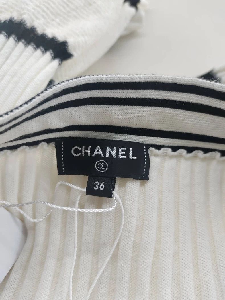 Chanel Chanel White Knit Letter Hem Skirt Size US 36 / EU 52 - 3 Thumbnail