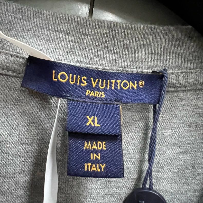 Louis Vuitton Louis Vuitton Logo Embroidered Short Sleeve Size US XL / EU 56 / 4 - 4 Thumbnail