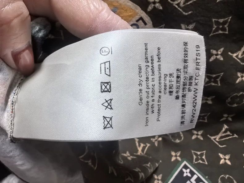 Louis Vuitton LV Monogram Japan Limited T-shirt Size US M / EU 48-50 / 2 - 4 Thumbnail