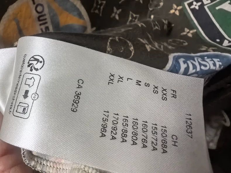 Louis Vuitton LV Monogram Japan Limited T-shirt Size US M / EU 48-50 / 2 - 6 Thumbnail