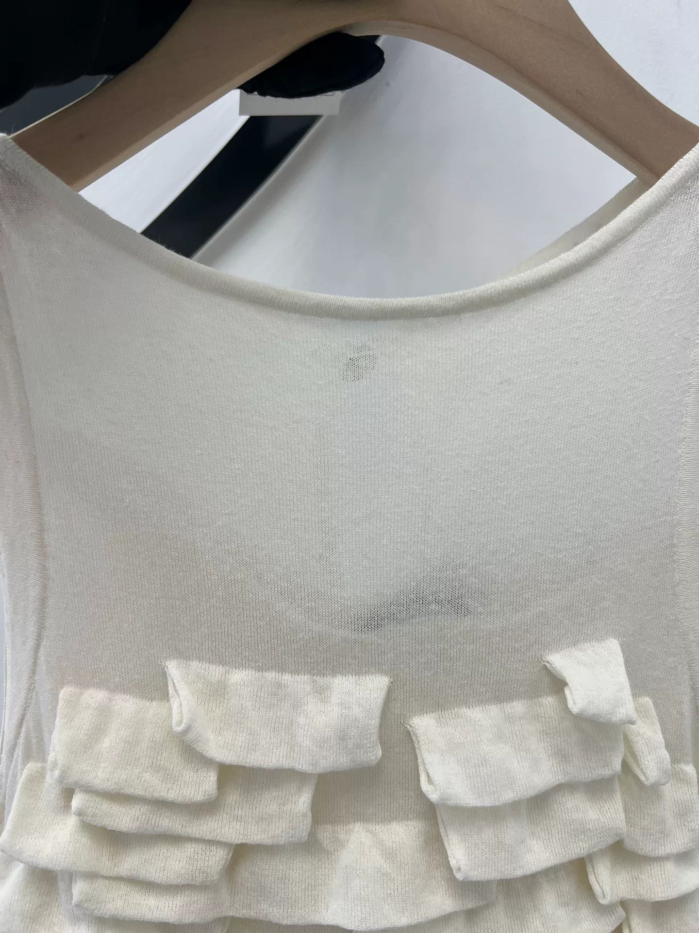 Chanel Chanel Knit Dress with Mother-of-Pearl Buttons Size US S / EU 44-46 / 1 - 5 Thumbnail