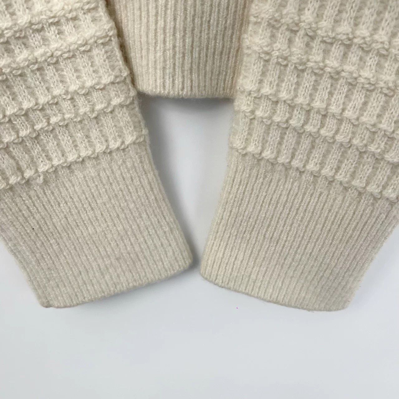 Chanel Chanel Beige Floral Embroidered Knit Sweater Size US S / EU 44-46 / 1 - 5 Thumbnail