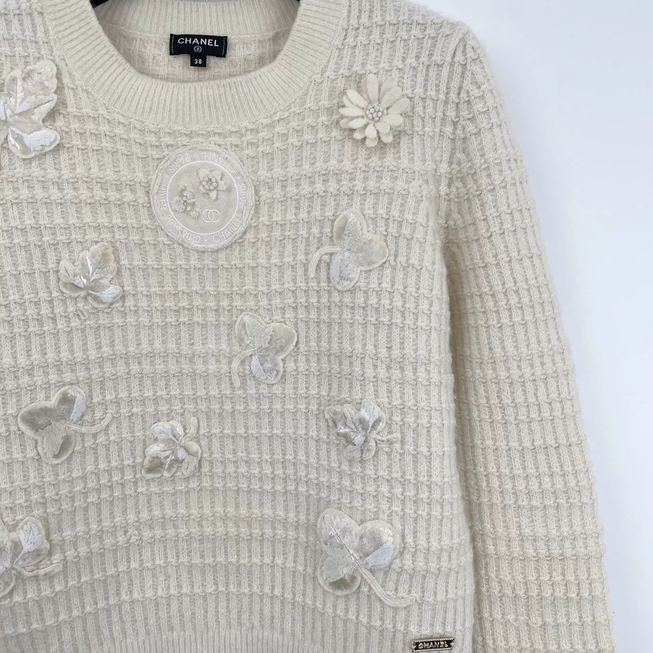 Chanel Chanel Beige Floral Embroidered Knit Sweater Size US S / EU 44-46 / 1 - 3 Thumbnail