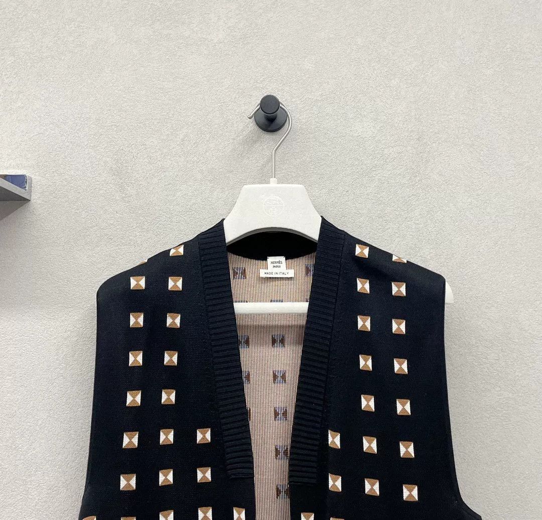 Hermes Hermes Black Mid-Length Vest Size US XS / EU 42 / 0 - 4 Thumbnail