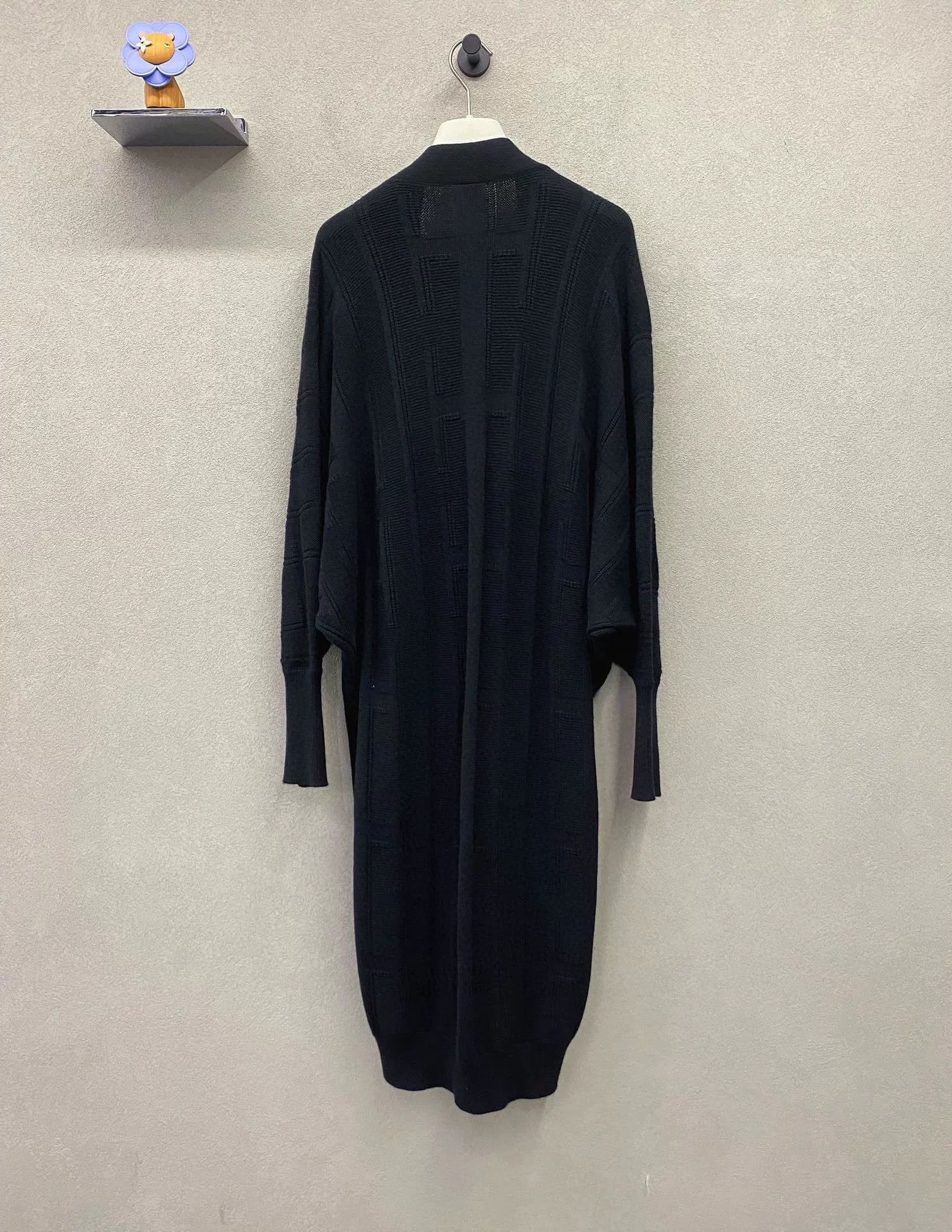 Hermes Hermès Black Wool Cardigan Size 34 Size US XS / EU 42 / 0 - 3 Thumbnail