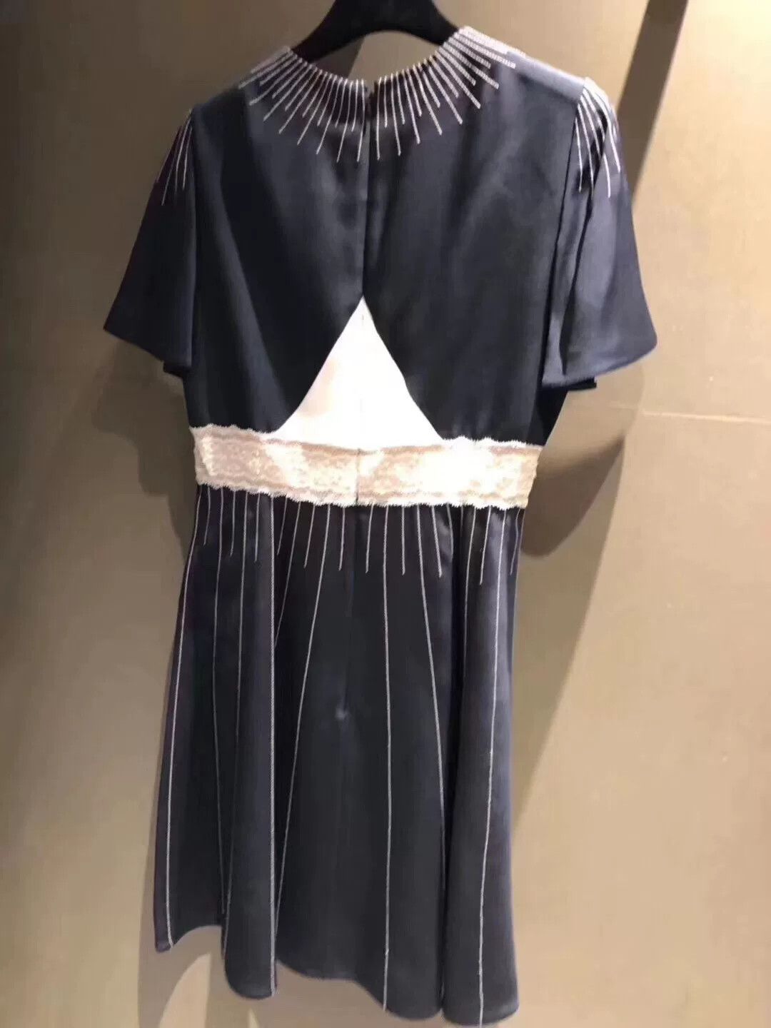 Valentino Valentino Runway Dress With Tags Size US 36 / EU 52 - 3 Thumbnail