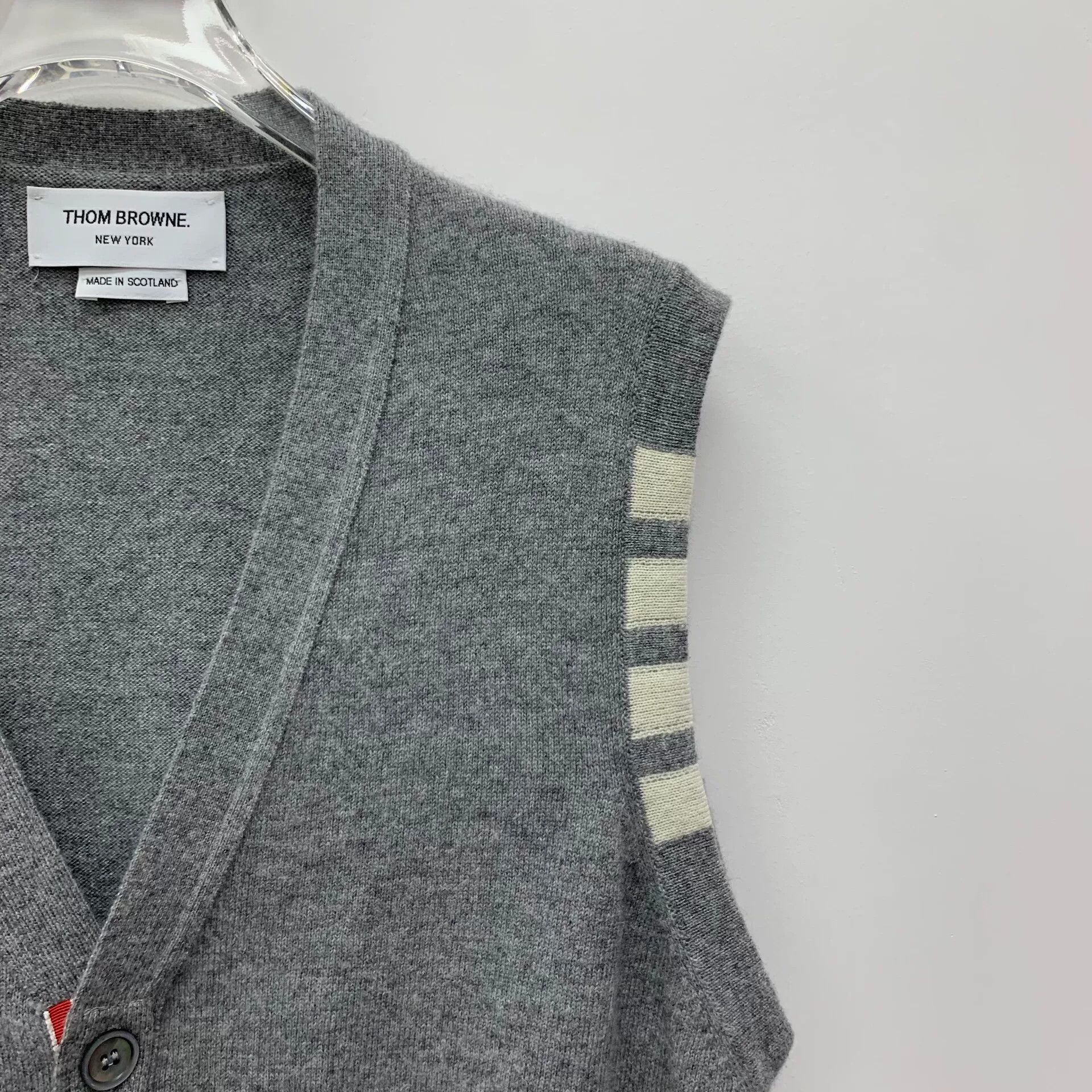 Thom Browne gray classic v-neck cardigan vest Size US L / EU 52-54 / 3 - 3 Thumbnail