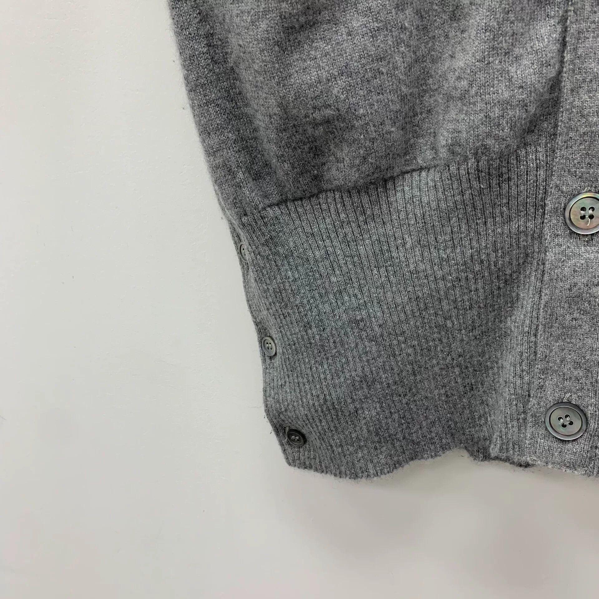 Thom Browne gray classic v-neck cardigan vest Size US L / EU 52-54 / 3 - 4 Thumbnail