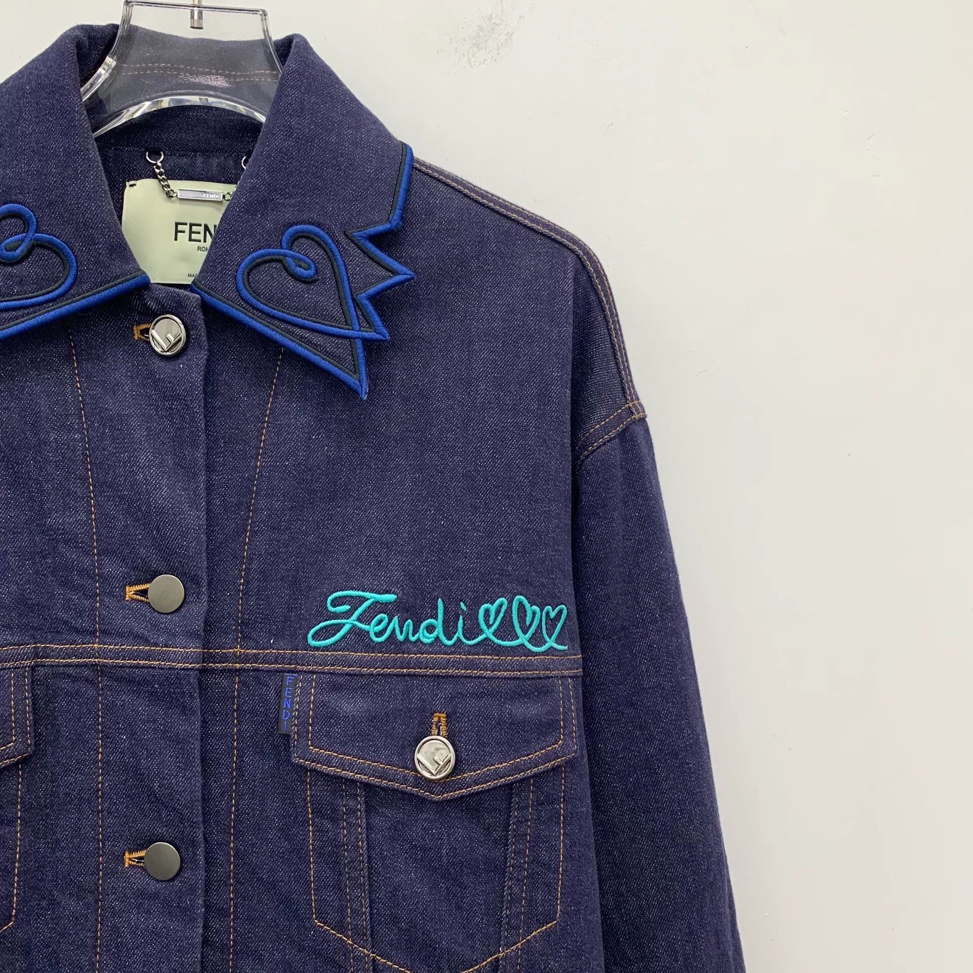 Fendi fendi deep blue heart sequin denim jacket Size US M / EU 48-50 / 2 - 3 Thumbnail