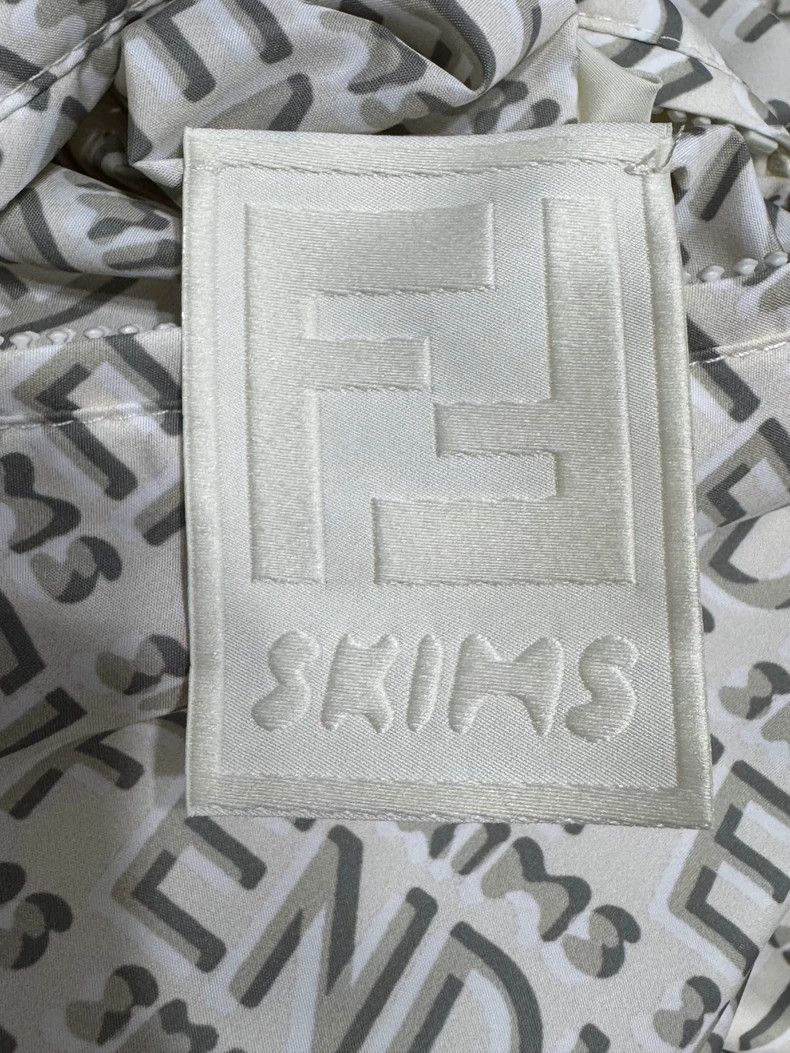 Fendi FENDI x SKIMS Logo Reversible Hooded Jacket Women's White Size US M / EU 48-50 / 2 - 7 Thumbnail