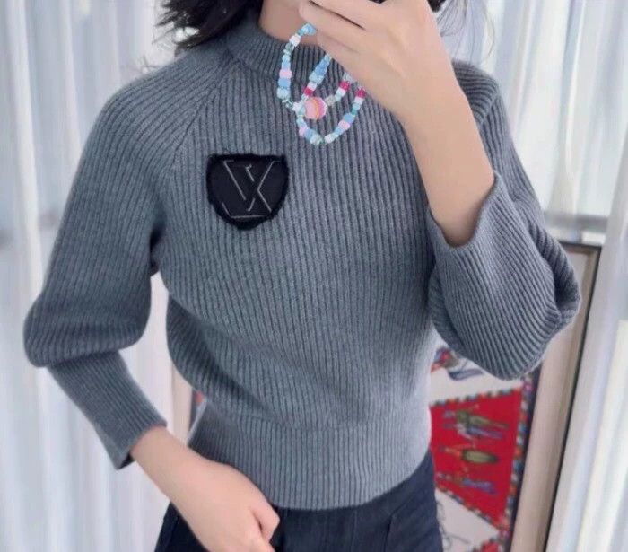 Louis Vuitton Louis Vuitton Gray Logo Embroidered Sweater Size US S / EU 44-46 / 1 - 9 Thumbnail