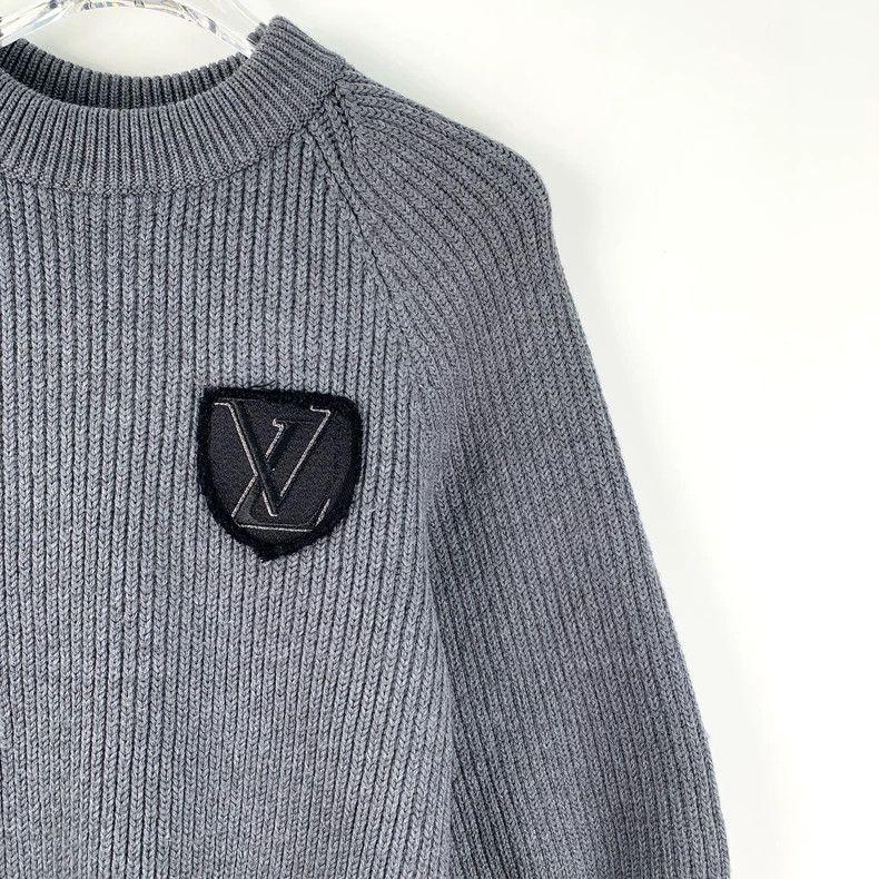 Louis Vuitton Louis Vuitton Gray Logo Embroidered Sweater Size US S / EU 44-46 / 1 - 3 Thumbnail