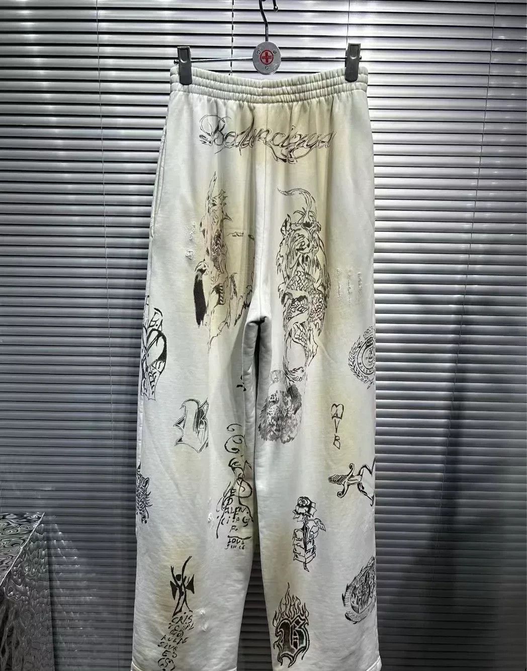 Balenciaga Balenciaga Tattoo Print Casual Pants Size US 30 / EU 46 - 2 Thumbnail