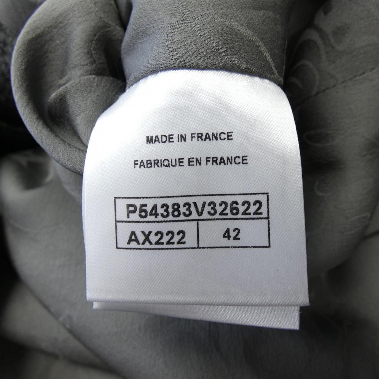 Chanel Chanel Chanel P54383V32622 Coat Others Outerwear P54383V32622 DUTY FREE for USA Size ONE SIZE - 4 Thumbnail