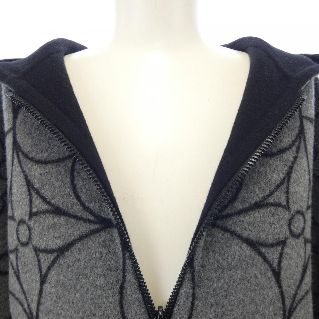 Louis Vuitton Louis Vuitton Louis Vuitton Reversible Double Face Wool Hooded Blouson Others Outerwear HQB52EZQG DUTY FREE for USA Size ONE SIZE - 5 Thumbnail