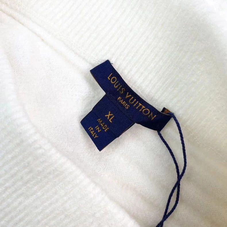 Louis Vuitton Louis Vuitton White Embossed Logo Wool Skirt Size US 36 / EU 52 - 4 Thumbnail