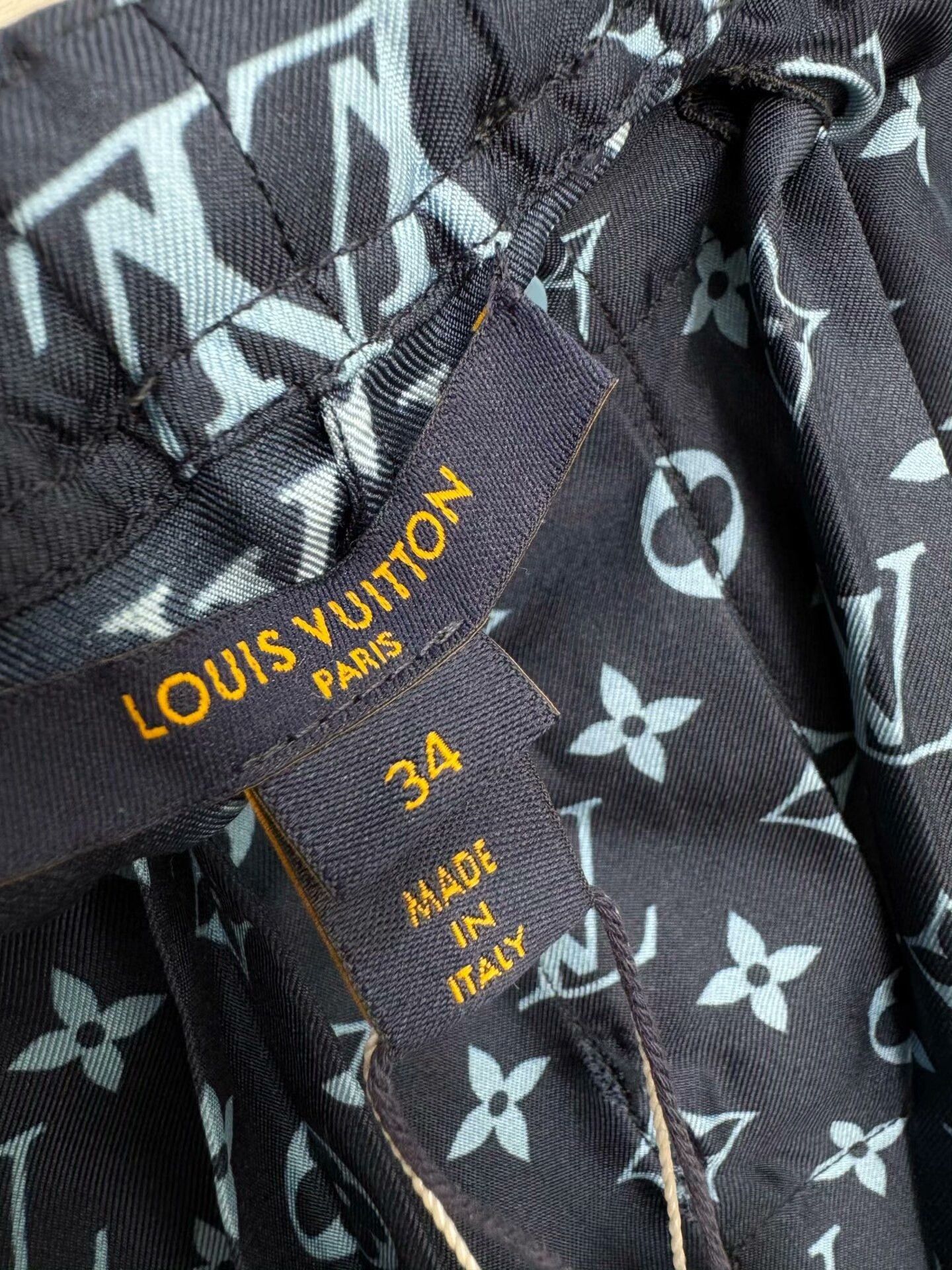 Louis Vuitton Louis Vuitton Blue Logo Print Sweatpants Size US 34 / EU 50 - 2 Thumbnail
